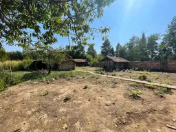 Huis met grond en bijgebouwen in Gorna Studena - Bulgarije