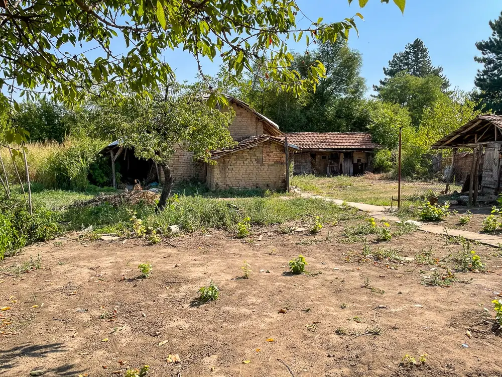 Huis met grond en bijgebouwen in Gorna Studena - Bulgarije