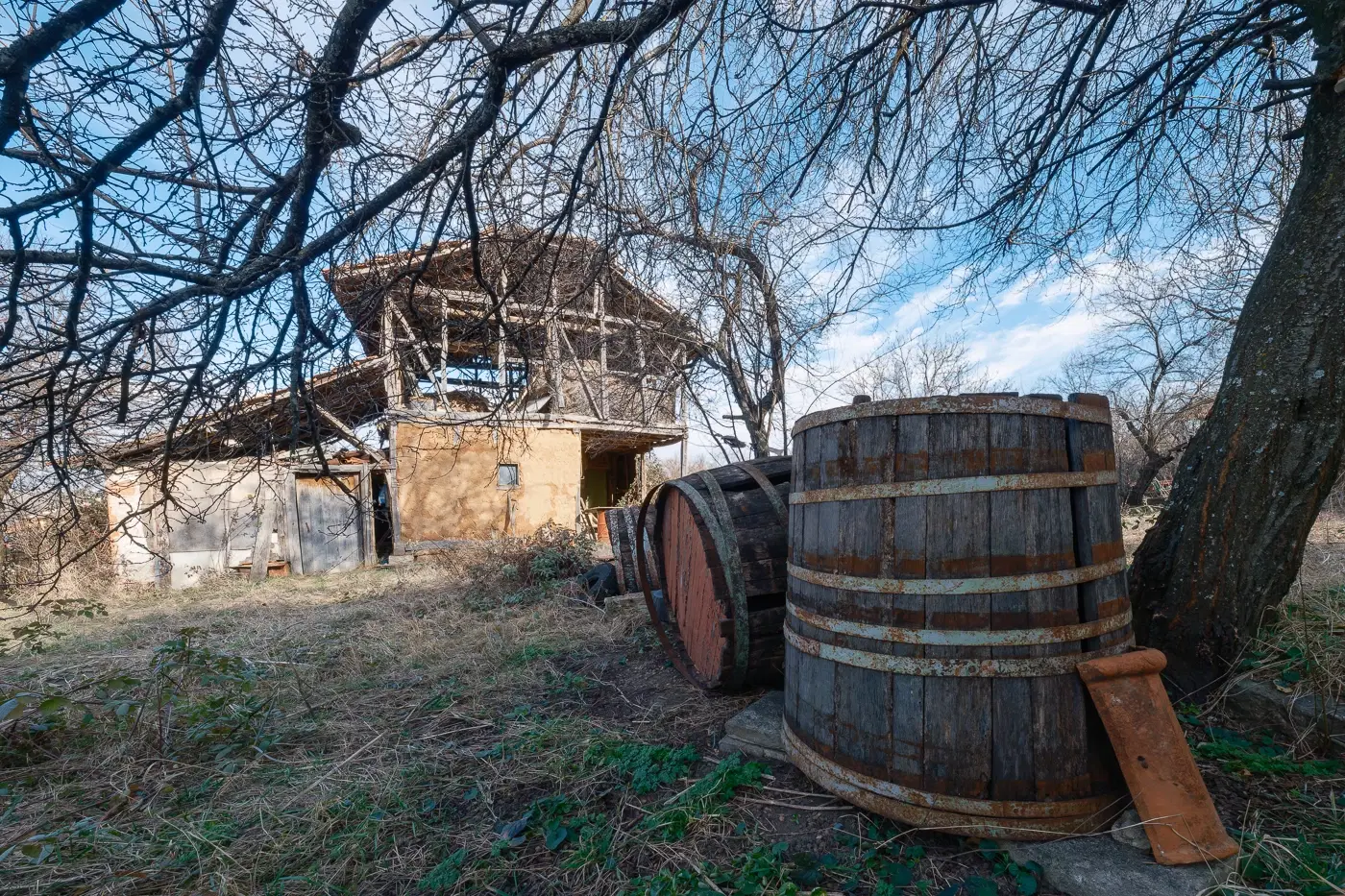 Huis met grond en bijgebouw in Belotintsi - Bulgarije