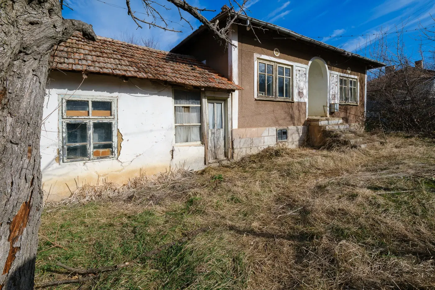 Huis met grond en bijgebouw in Belotintsi - Bulgarije