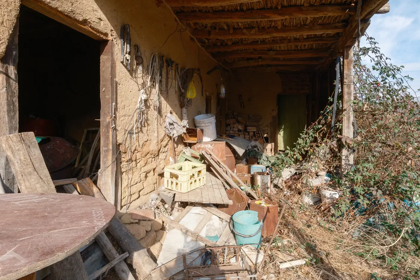 Huis met grond en bijgebouw in Belotintsi - Bulgarije