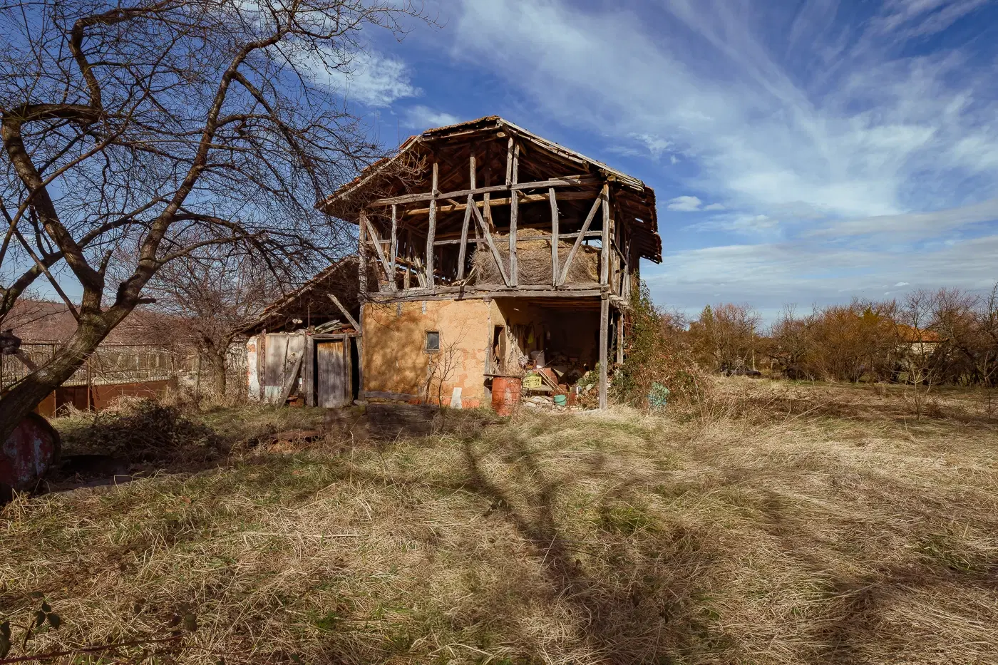 Huis met grond en bijgebouw in Belotintsi - Bulgarije