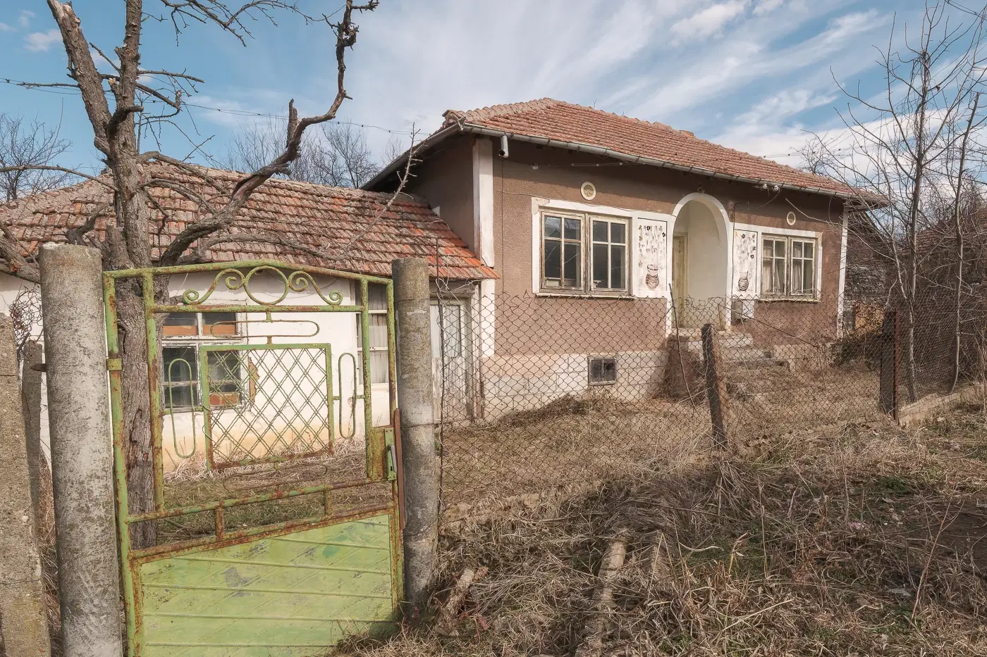 Huis met grond en bijgebouw in Belotintsi - Bulgarije