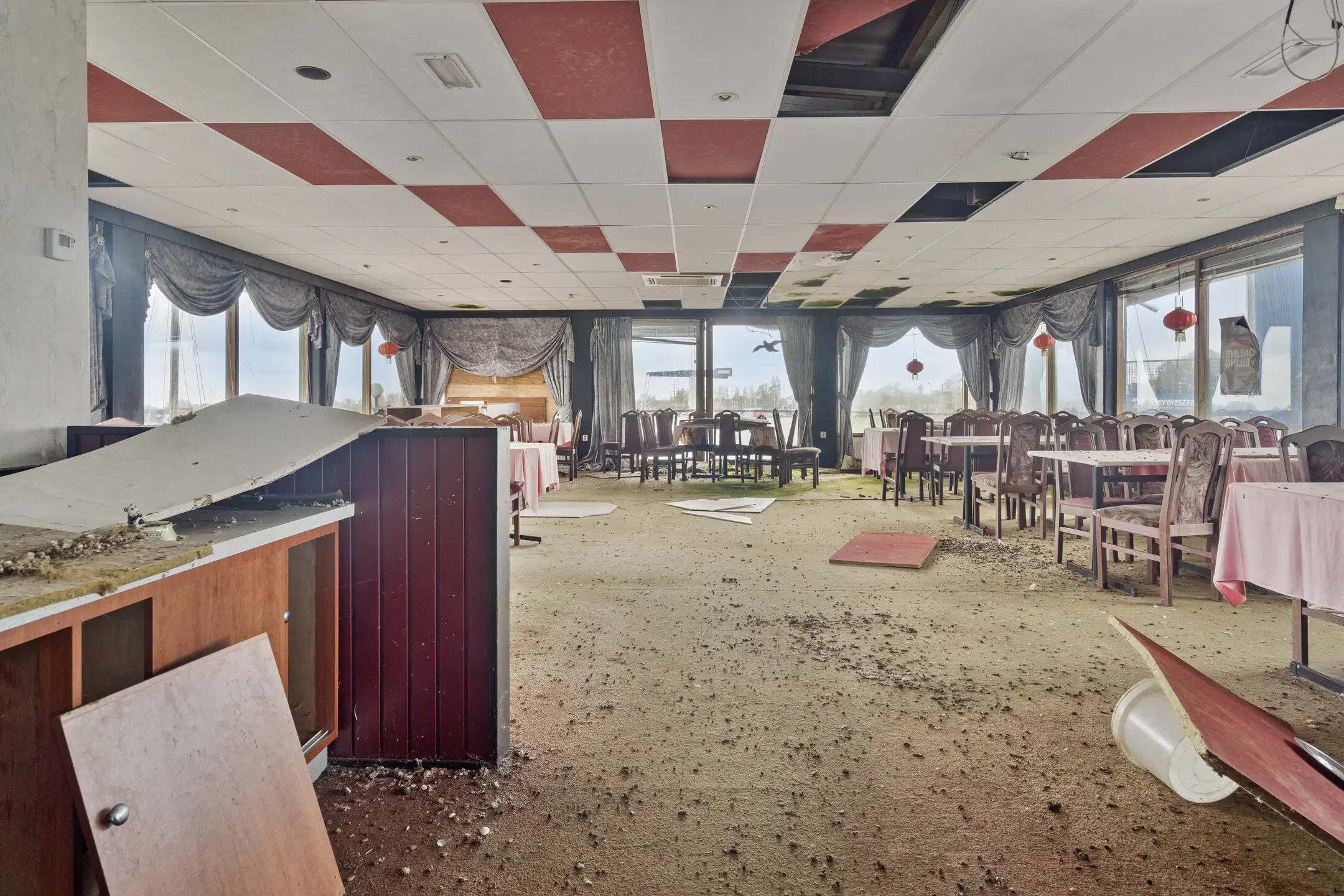 Voormalig restaurantschip ‘North Palace’ te Den Helder