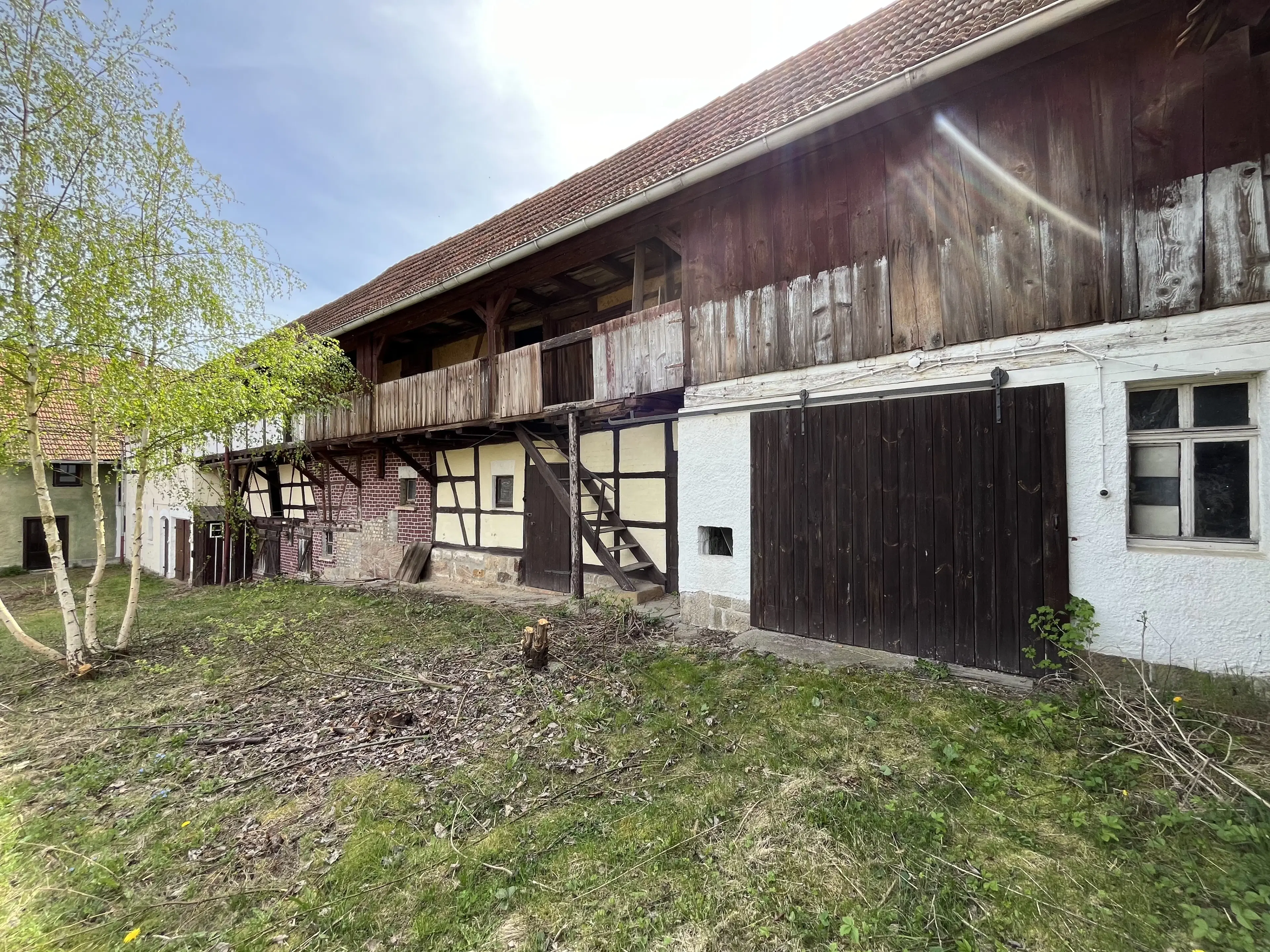 Driezijdig gebouw met binnenhof en commerciële mogelheden in Arnstadt - Duitsland