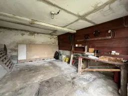 Driezijdig gebouw met binnenhof en commerciële mogelheden in Arnstadt - Duitsland