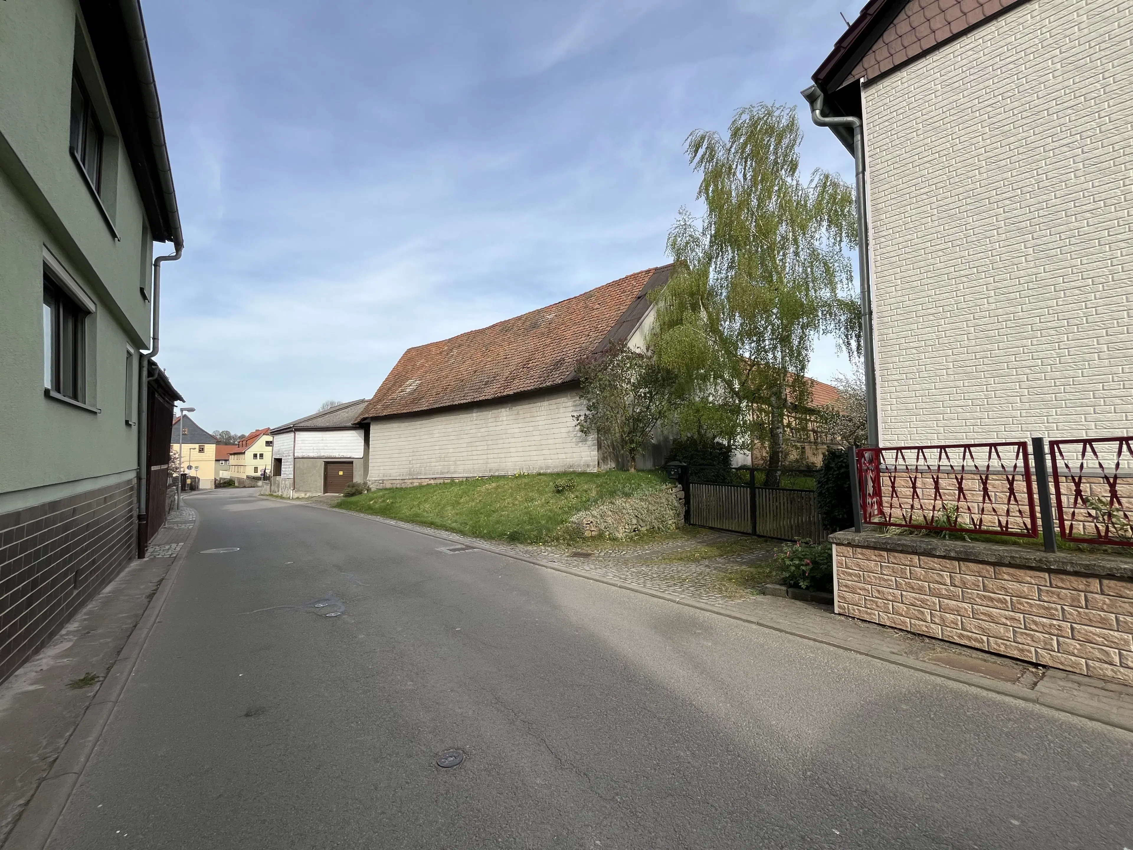 Driezijdig gebouw met binnenhof en commerciële mogelheden in Arnstadt - Duitsland