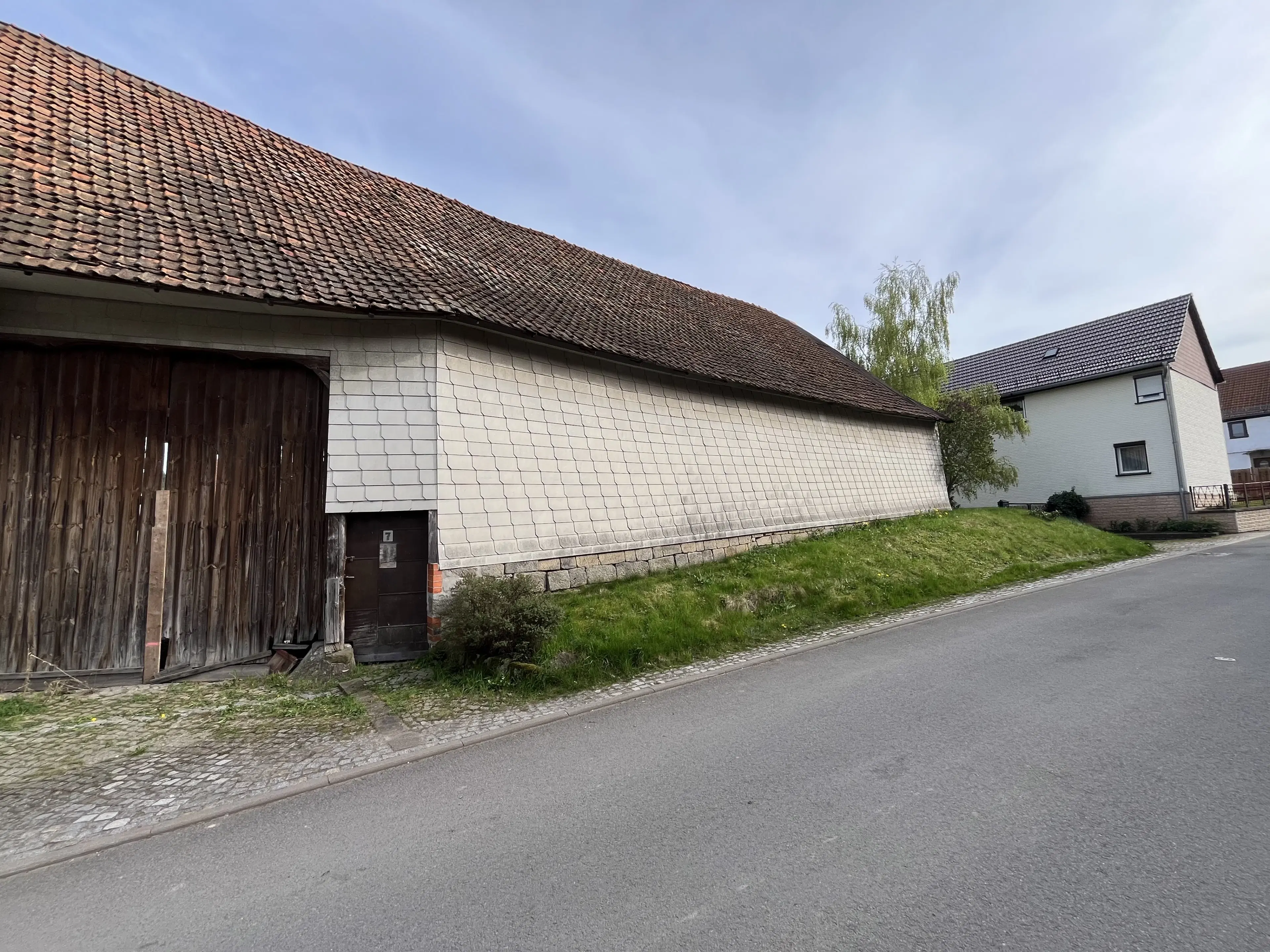 Driezijdig gebouw met binnenhof en commerciële mogelheden in Arnstadt - Duitsland