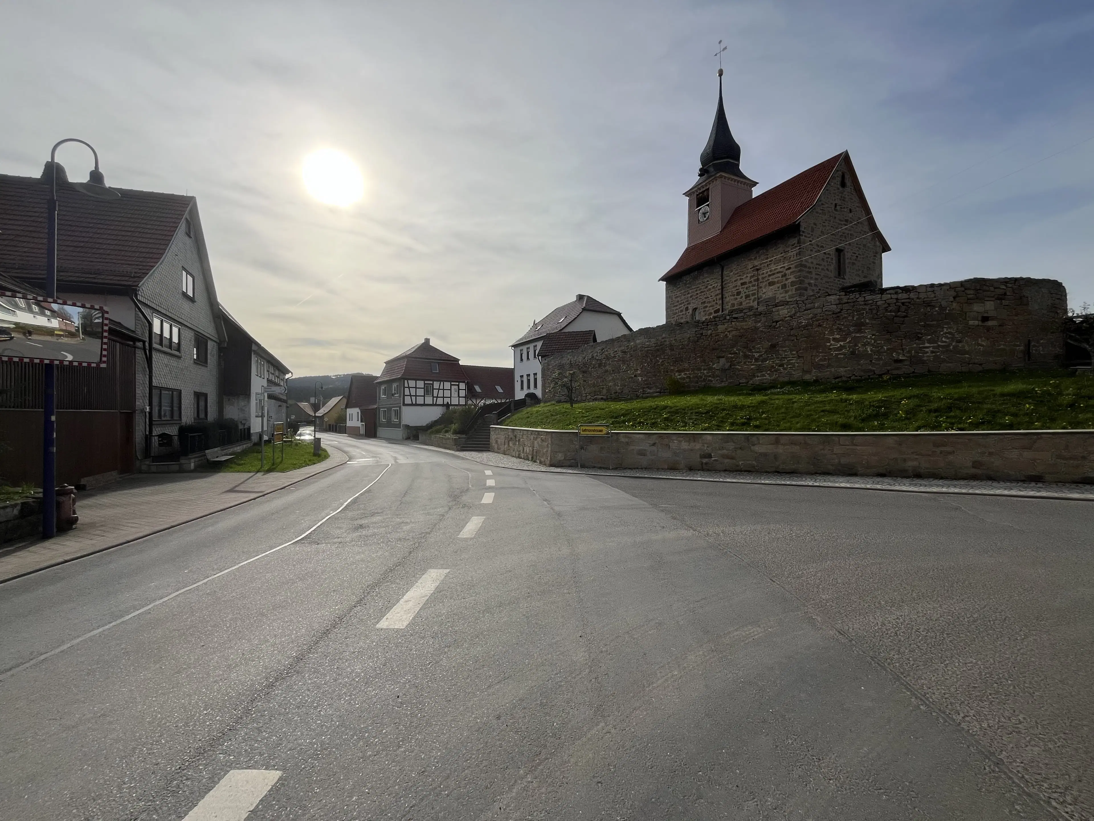 Driezijdig gebouw met binnenhof en commerciële mogelheden in Arnstadt - Duitsland