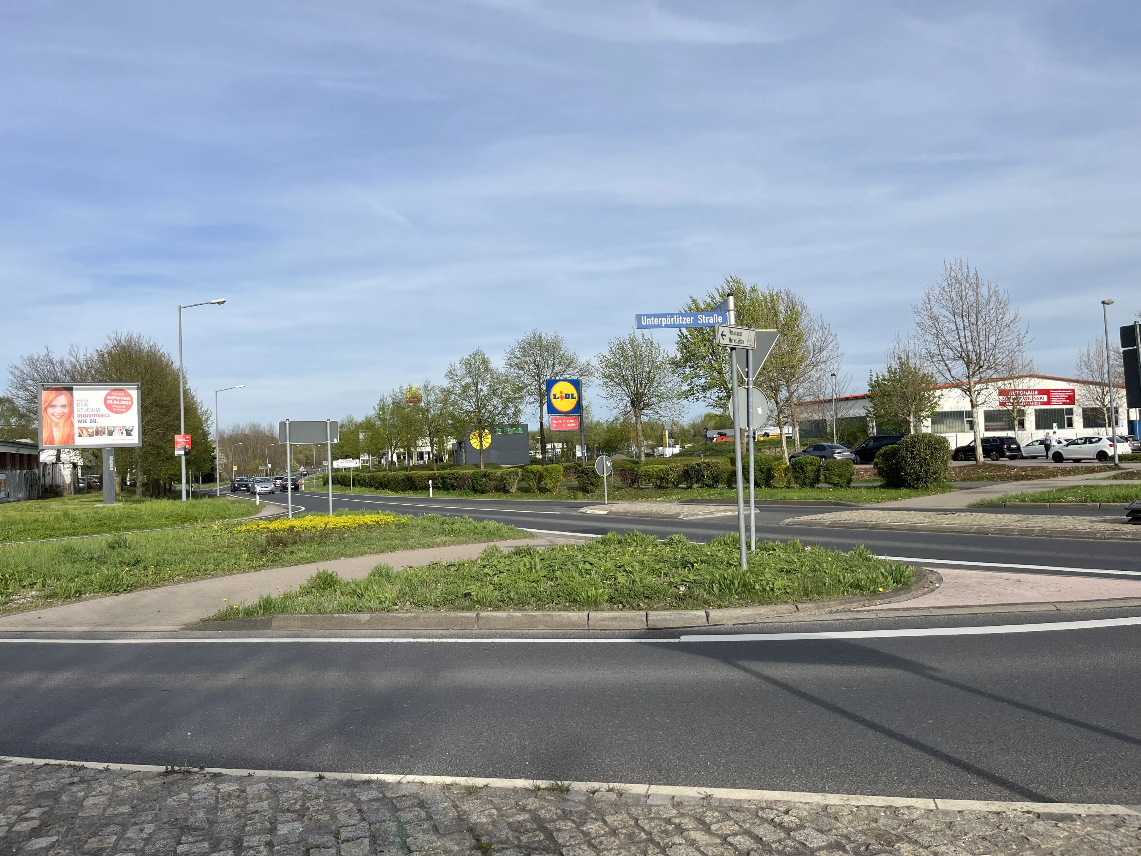 Driezijdig gebouw met binnenhof en commerciële mogelheden in Arnstadt - Duitsland