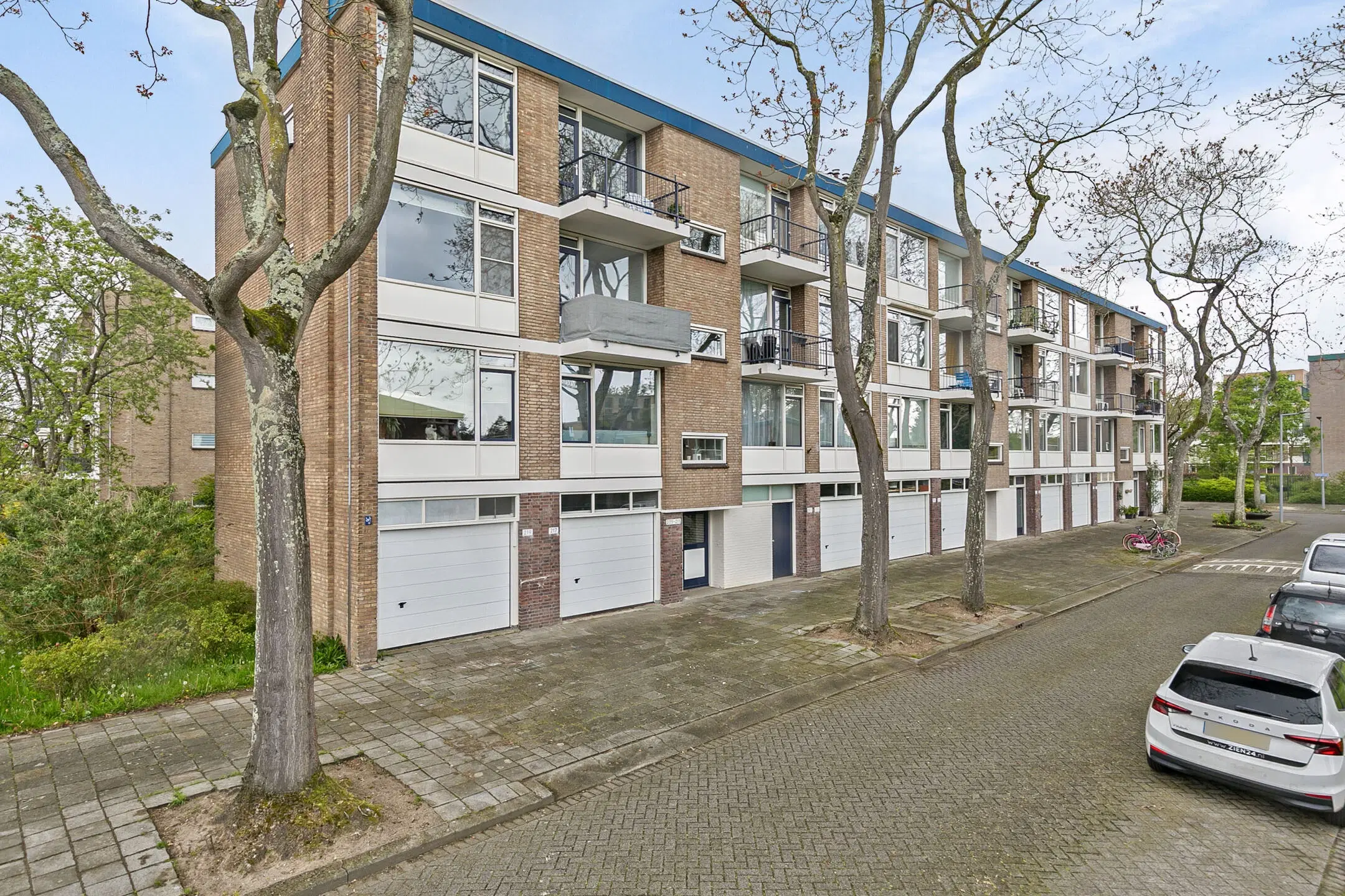 Rotterdam, Middelrode 183