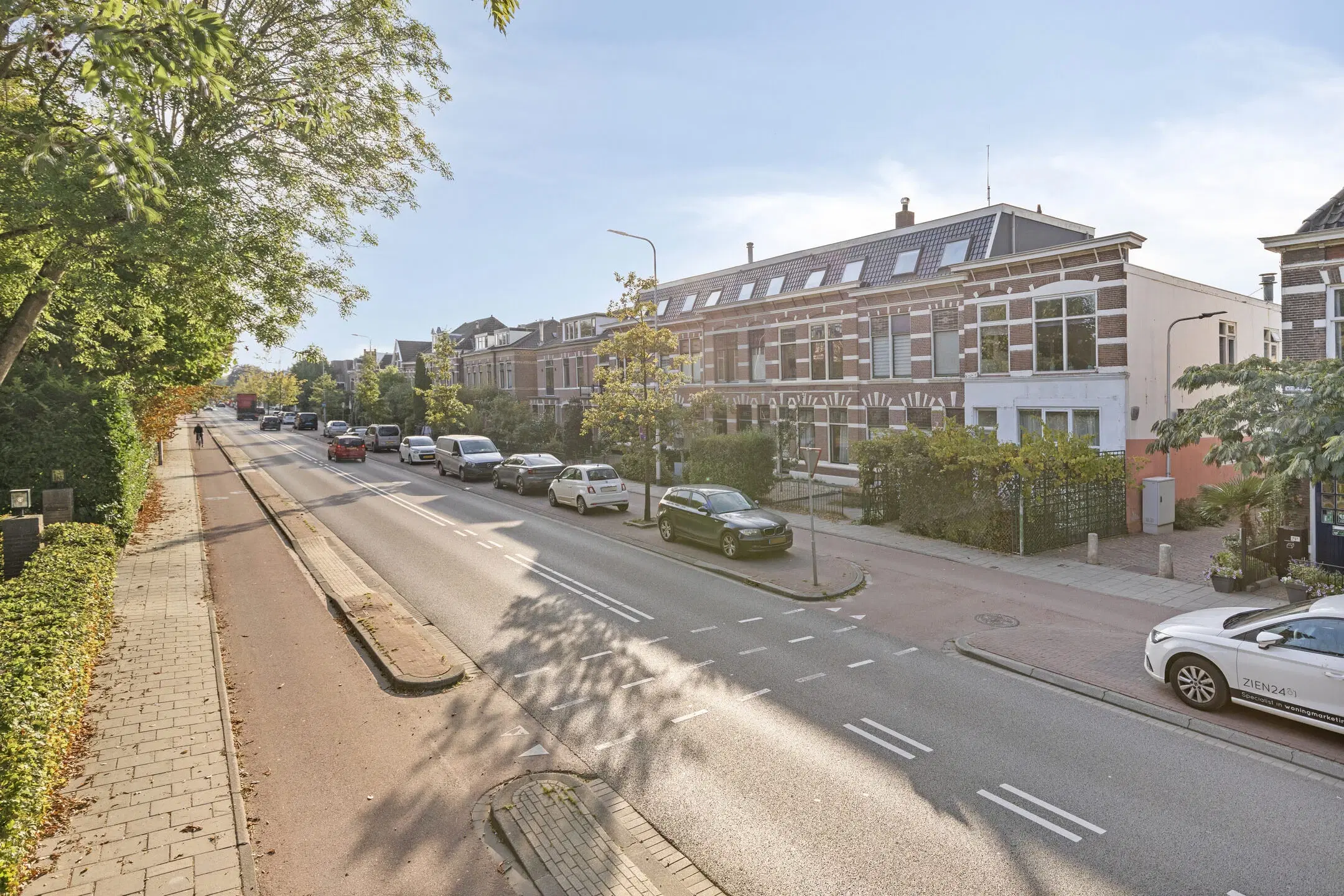 Hillegom, Weeresteinstraat 77 / Kortenbachstraat 1 en 3