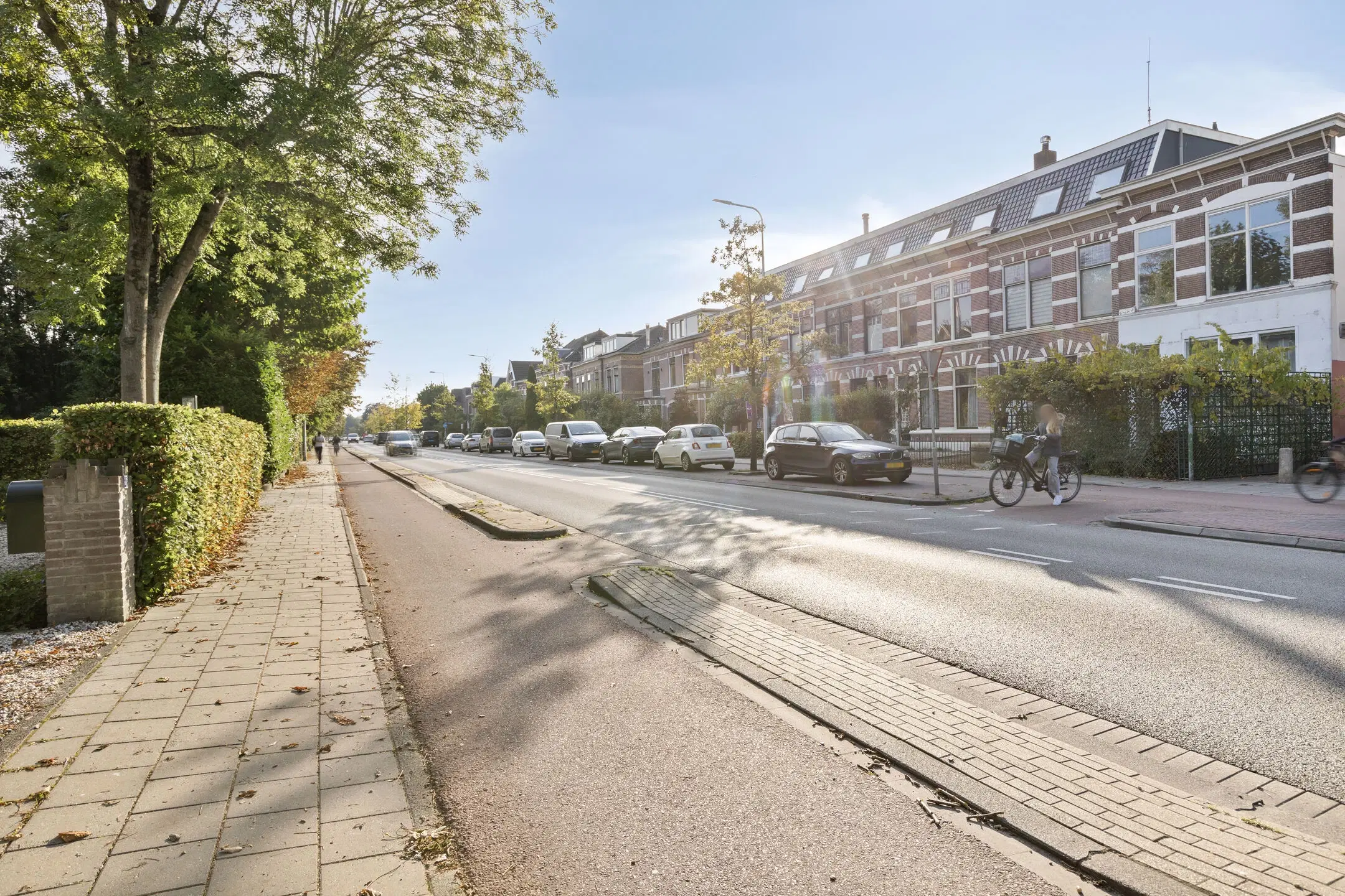 Hillegom, Weeresteinstraat 77 / Kortenbachstraat 1 en 3