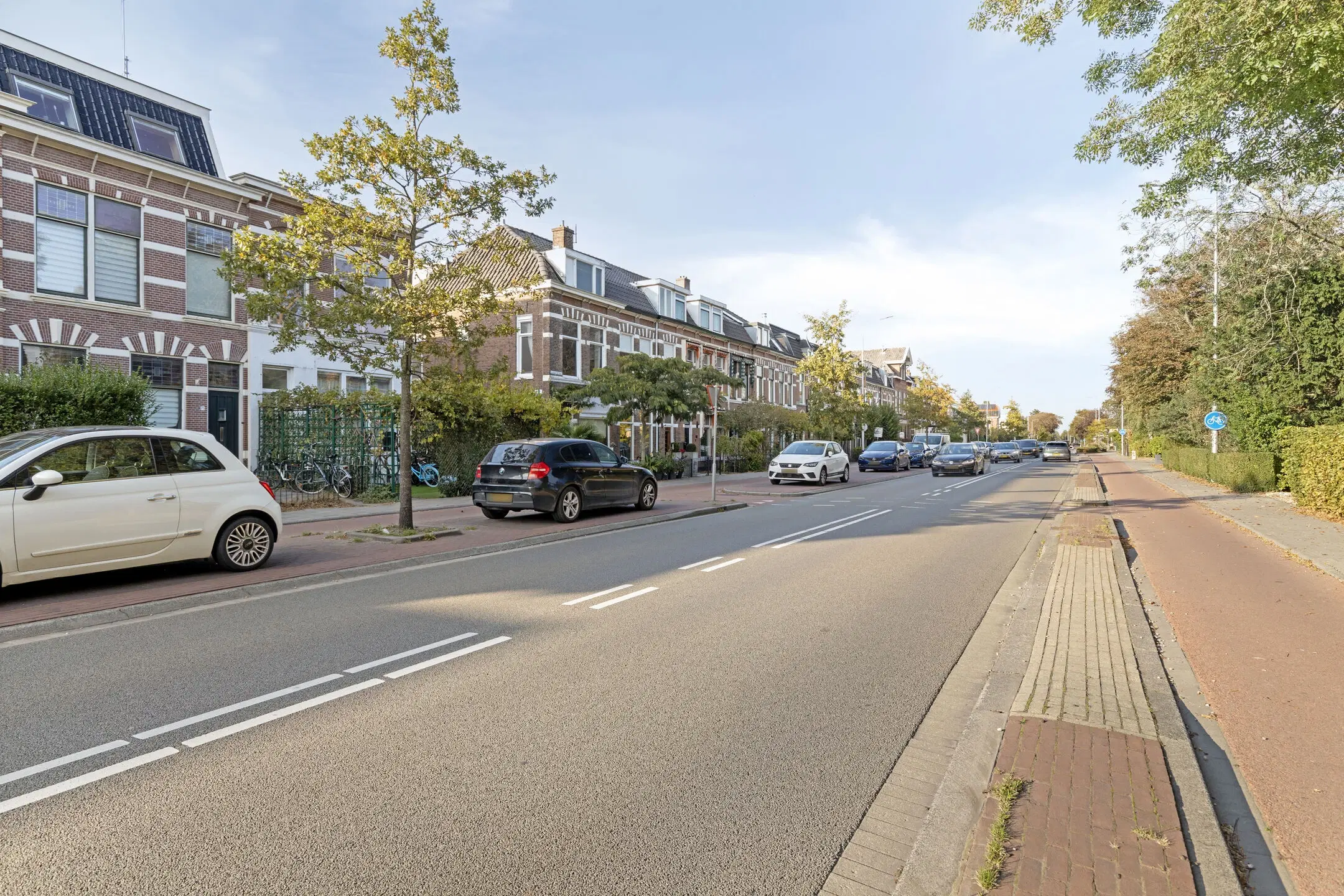 Hillegom, Weeresteinstraat 77 / Kortenbachstraat 1 en 3