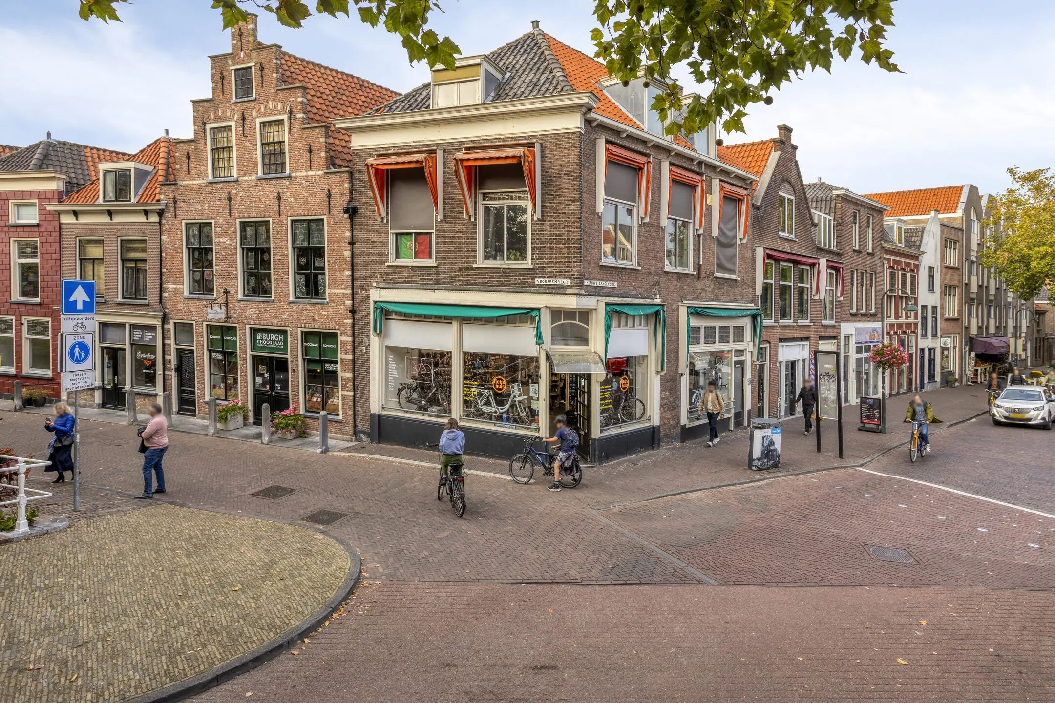 Combinatie: Delft, Vrouwenregt 1 & Nieuwe Langendijk 2