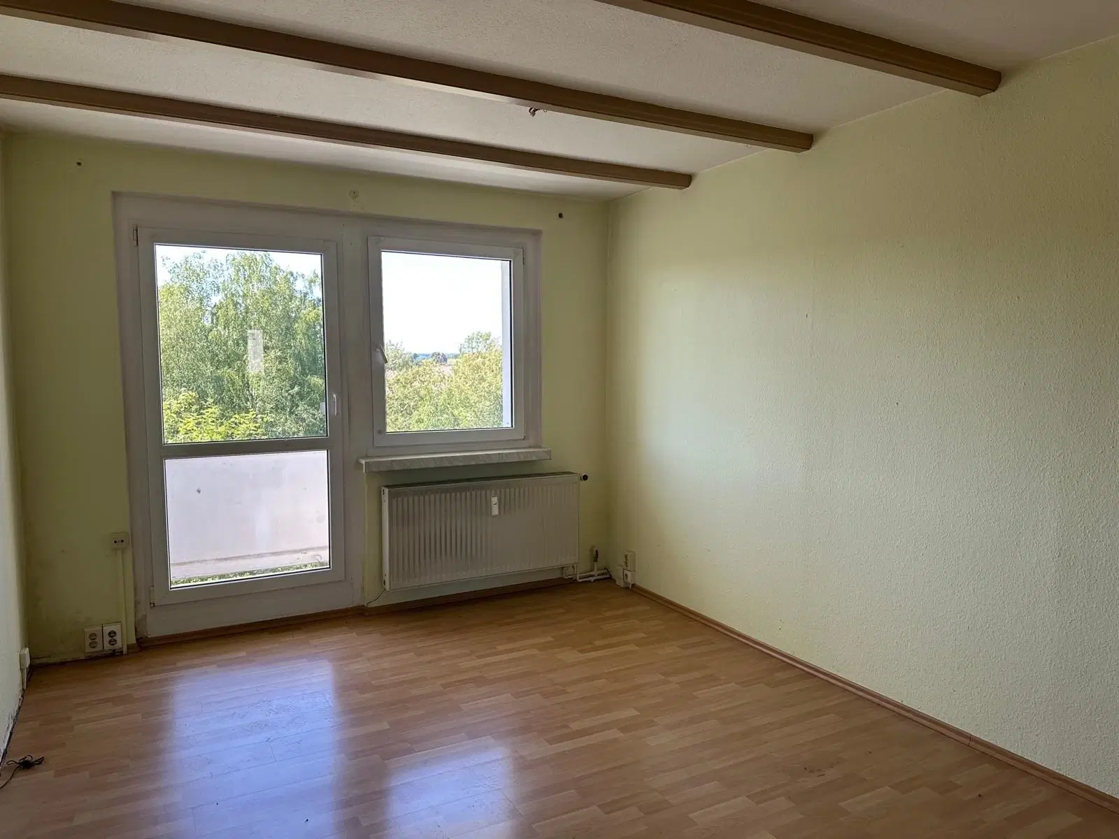 12 appartementen, perceel 43804 m², huursom € 49.280,= in Markneukirchen - Duitsland