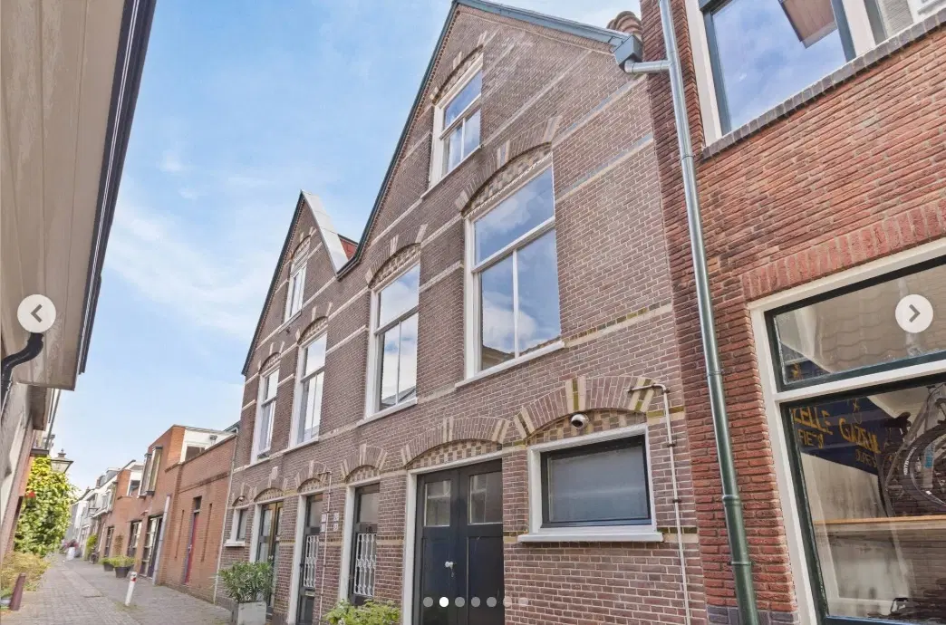 Leiden, Nieuwebrugsteeg 14 en 14A