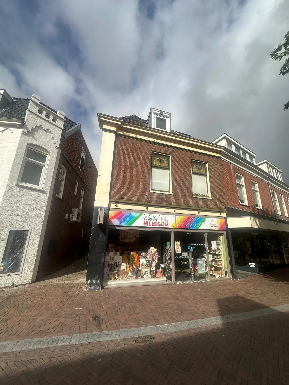 Hillegom, Hoofdstraat 48, 48A en 48B