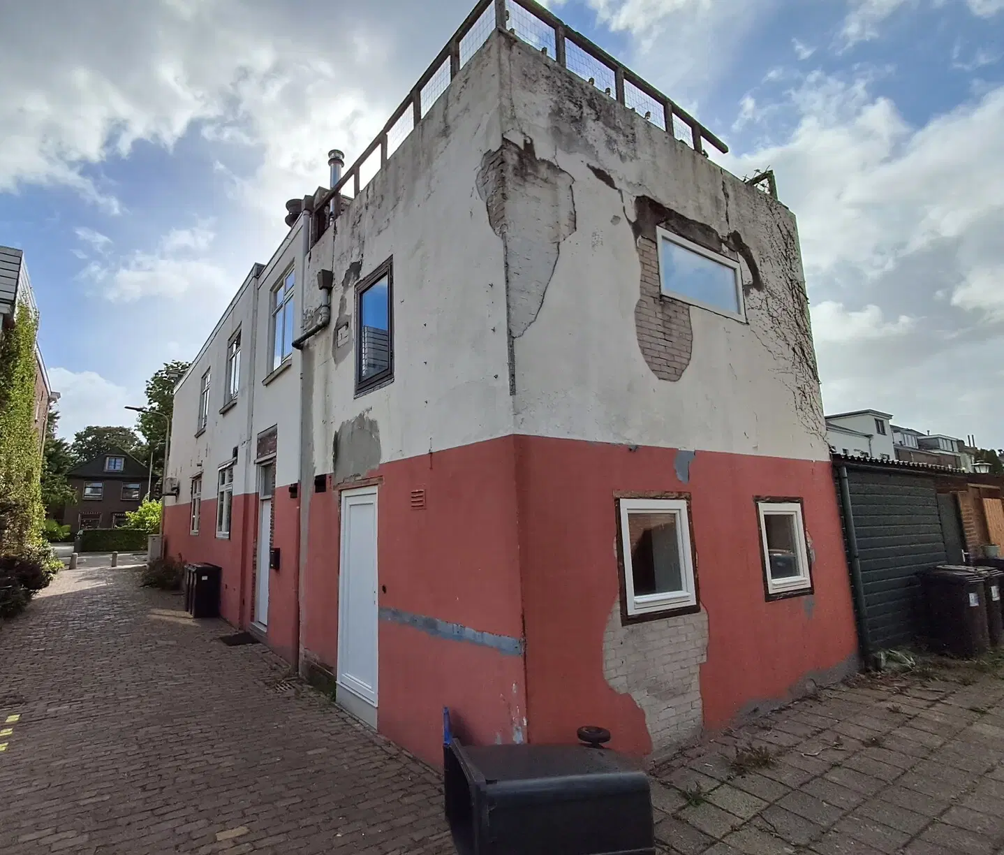 Hillegom, Weeresteinstraat 77 / Kortenbachstraat 1 en 3