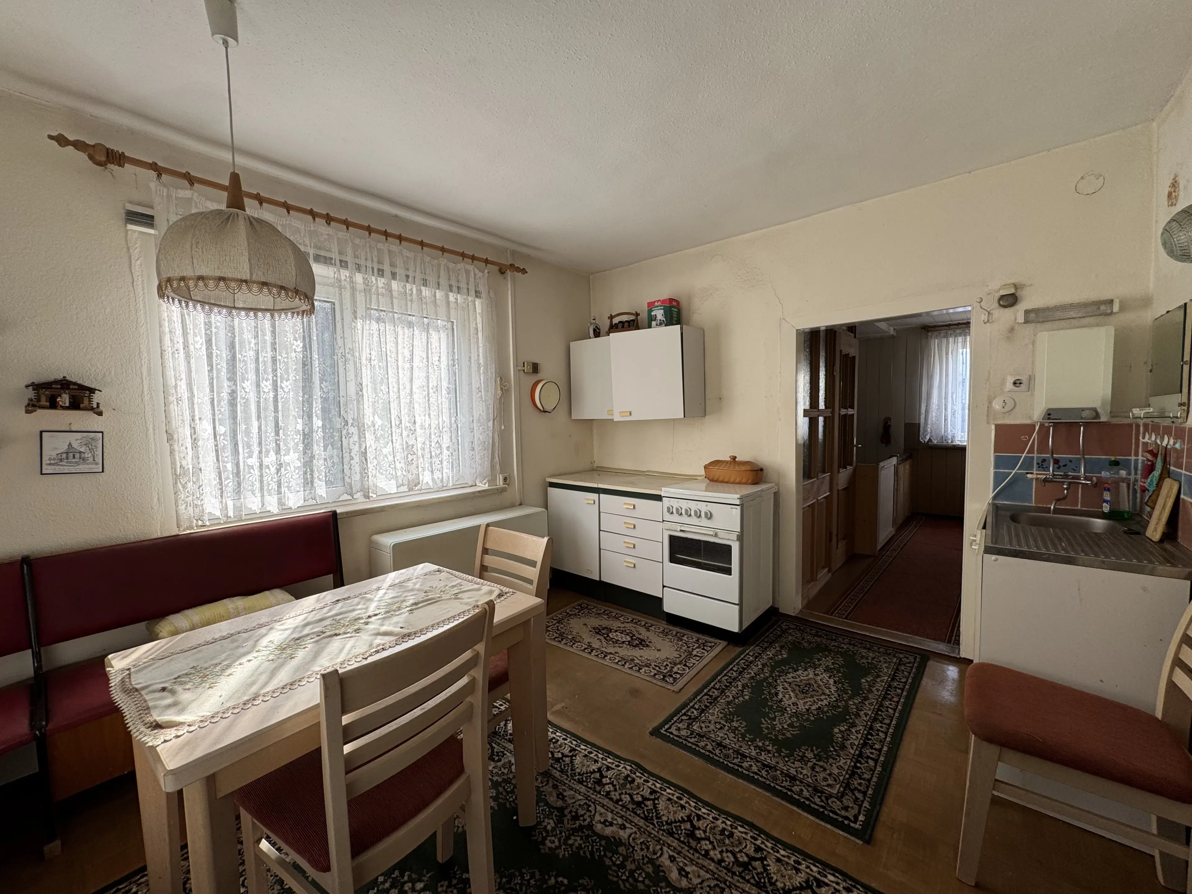 Vrijstaand gebouw in het heuvelachtige Schleusegrund, Duitsland