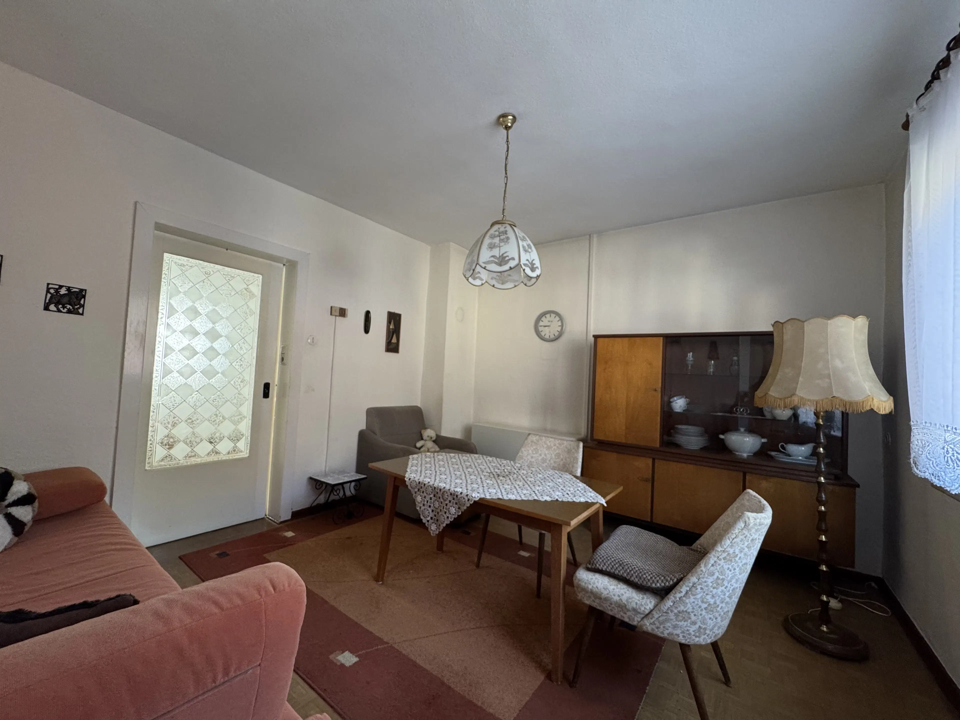 Vrijstaand gebouw in het heuvelachtige Schleusegrund, Duitsland