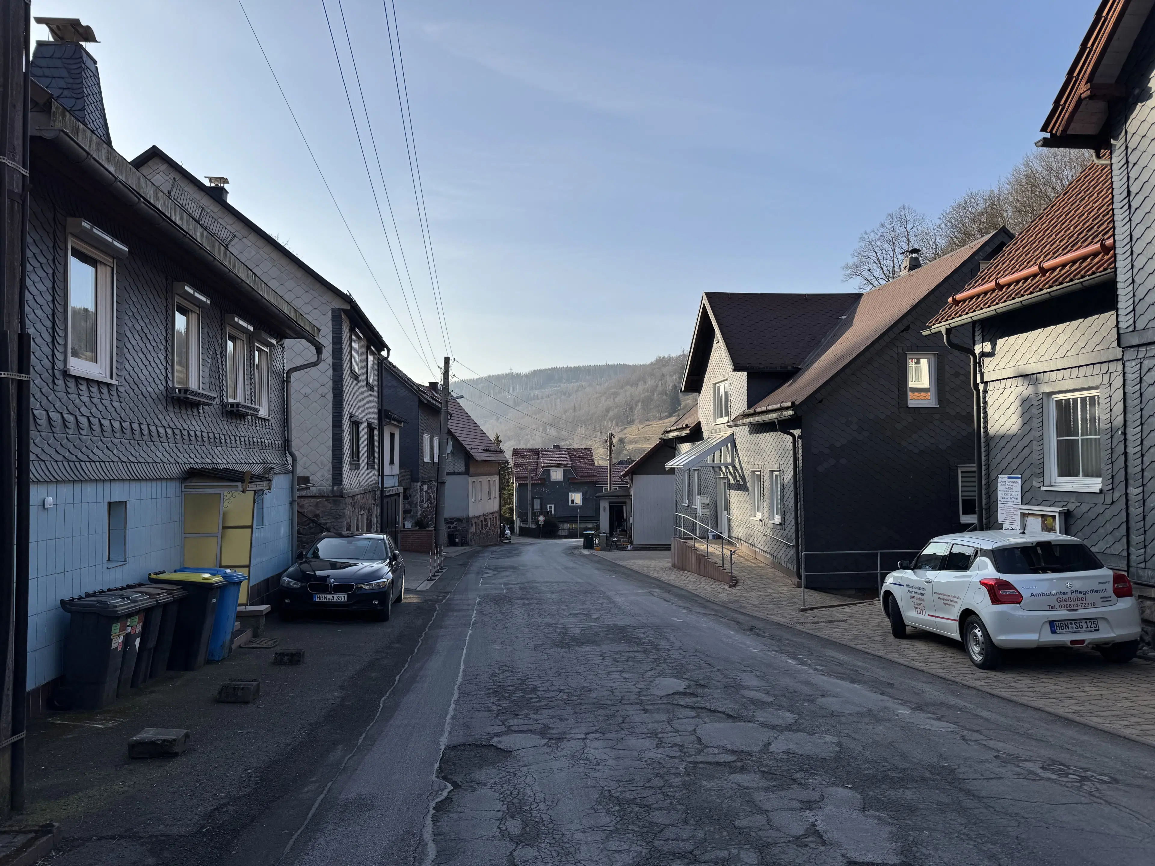 Vrijstaand gebouw in het heuvelachtige Schleusegrund, Duitsland