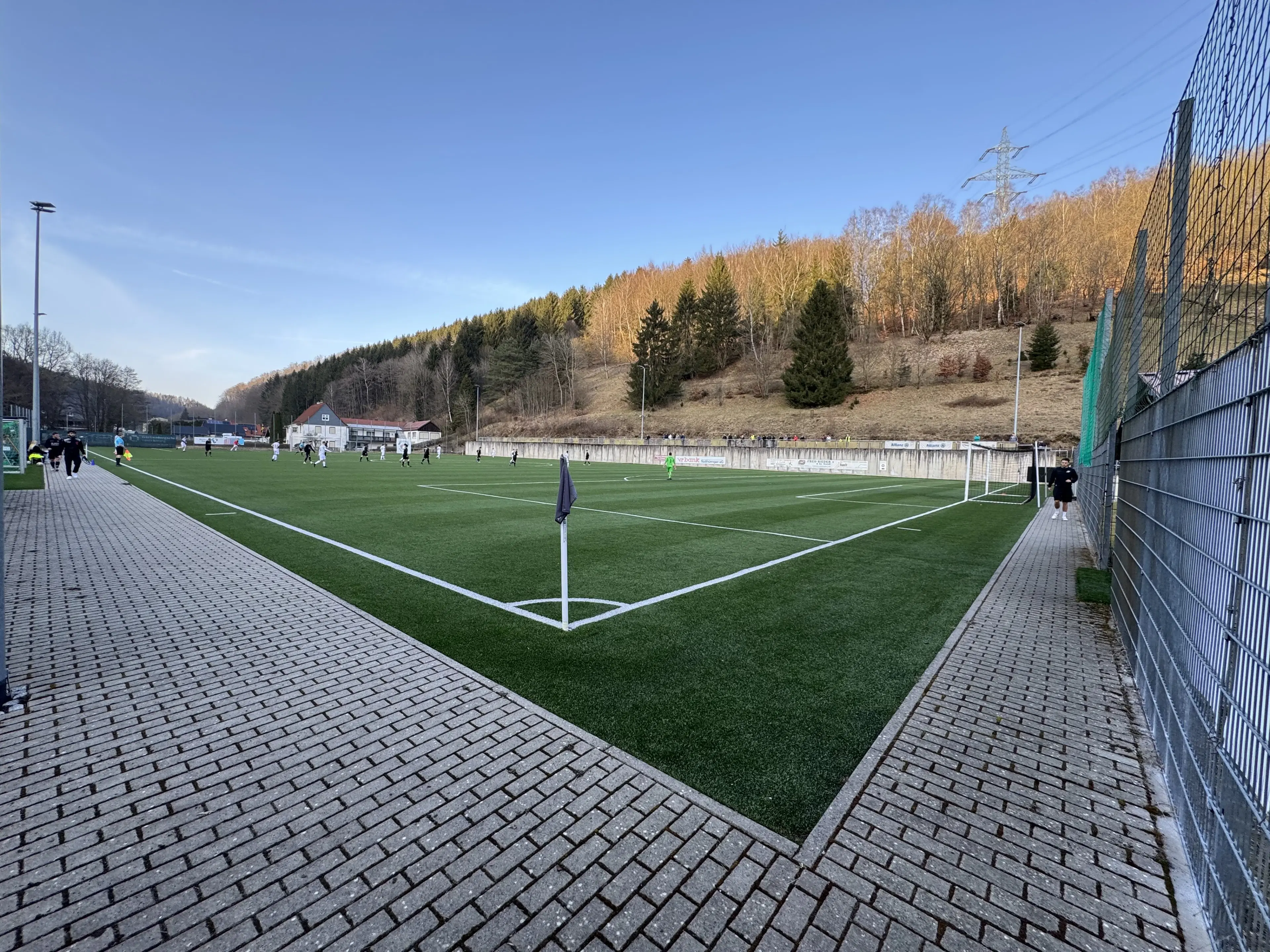 Vrijstaand gebouw in het heuvelachtige Schleusegrund, Duitsland