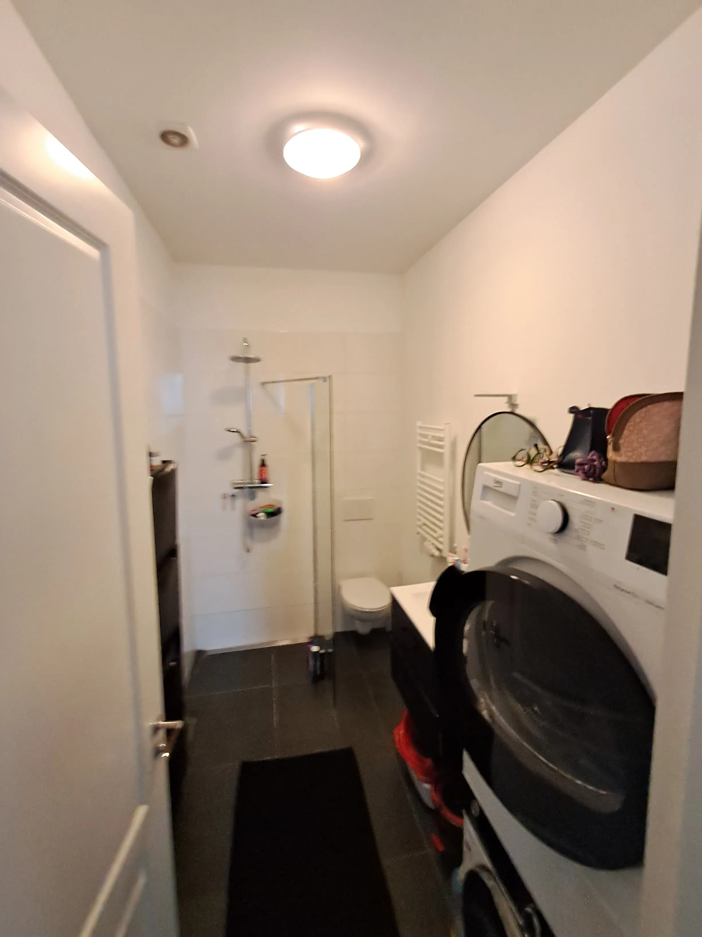 Hillegom, Weeresteinstraat 77 / Kortenbachstraat 1 en 3