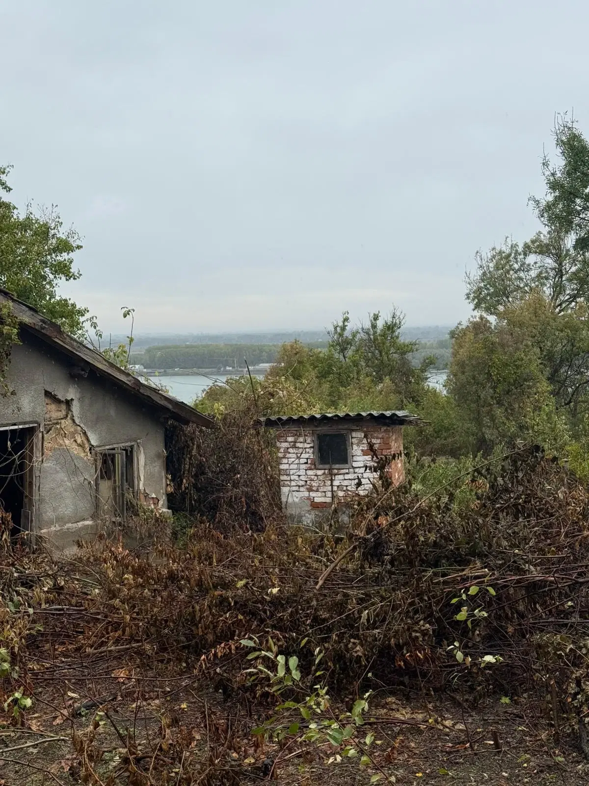 Huis met uitzicht op de rivier de Donau en 449 m² grond in Oryahovo - Bulgarije