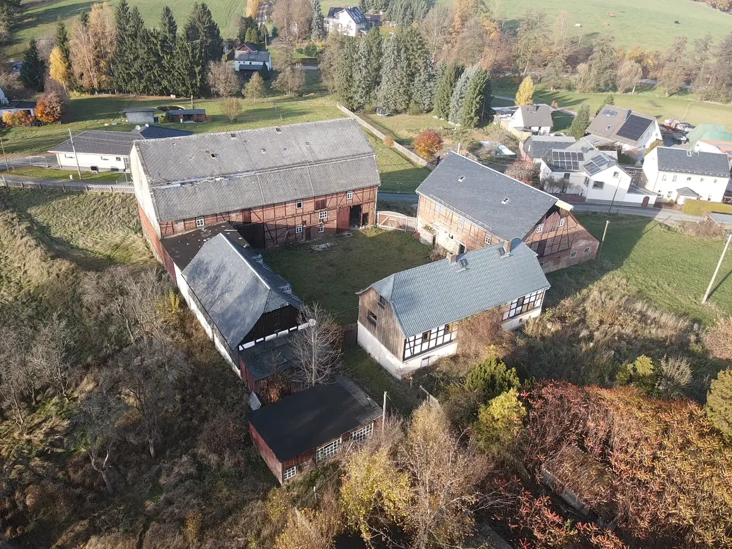 Idyllisch 4-zijdig landgoed met mogelijkheden tot B&B op perceel van 3.451 m² in Heinsdorfergrund - Duitsland