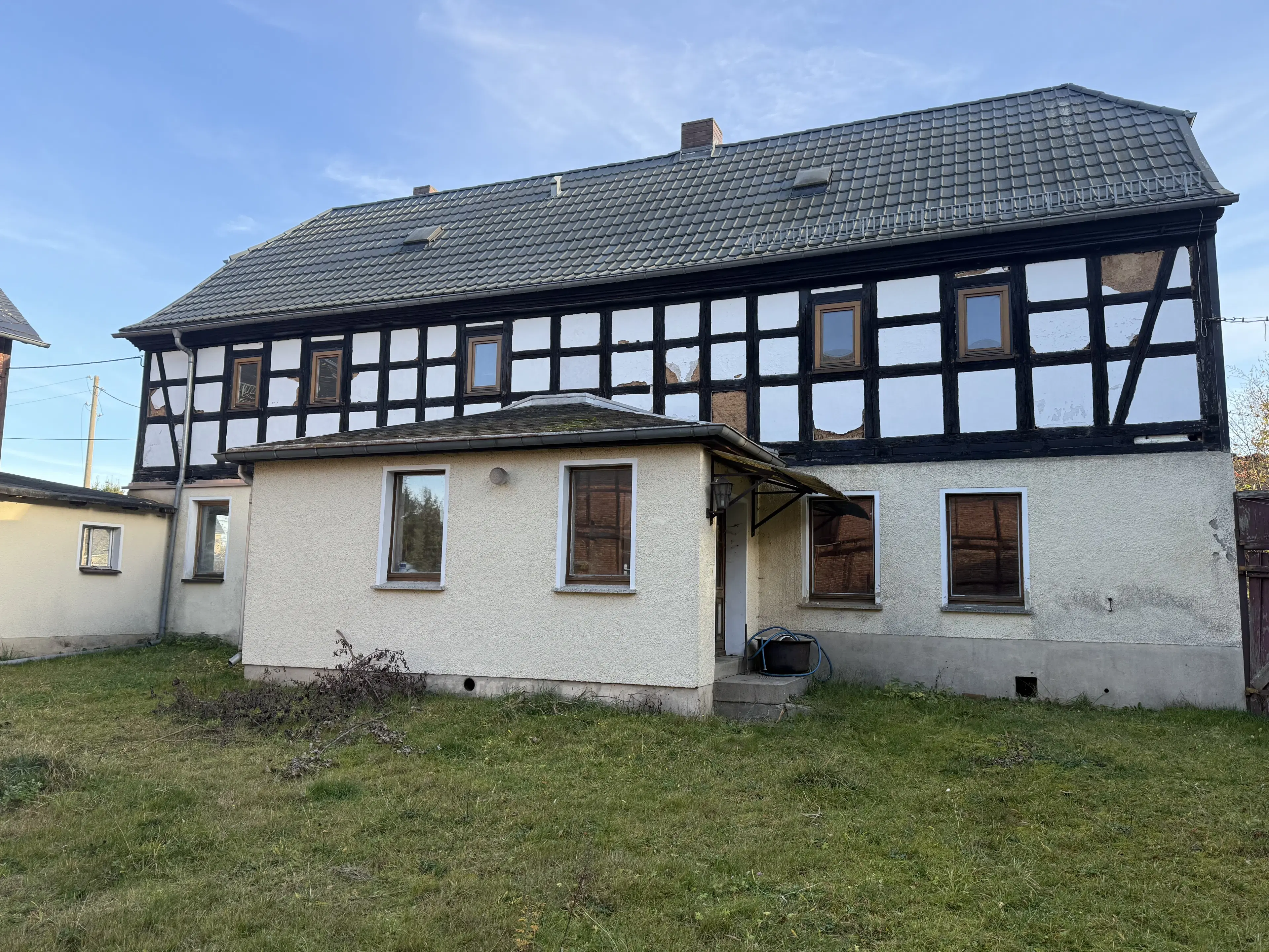 Idyllisch 4-zijdig landgoed met mogelijkheden tot B&B op perceel van 3.451 m² in Heinsdorfergrund - Duitsland