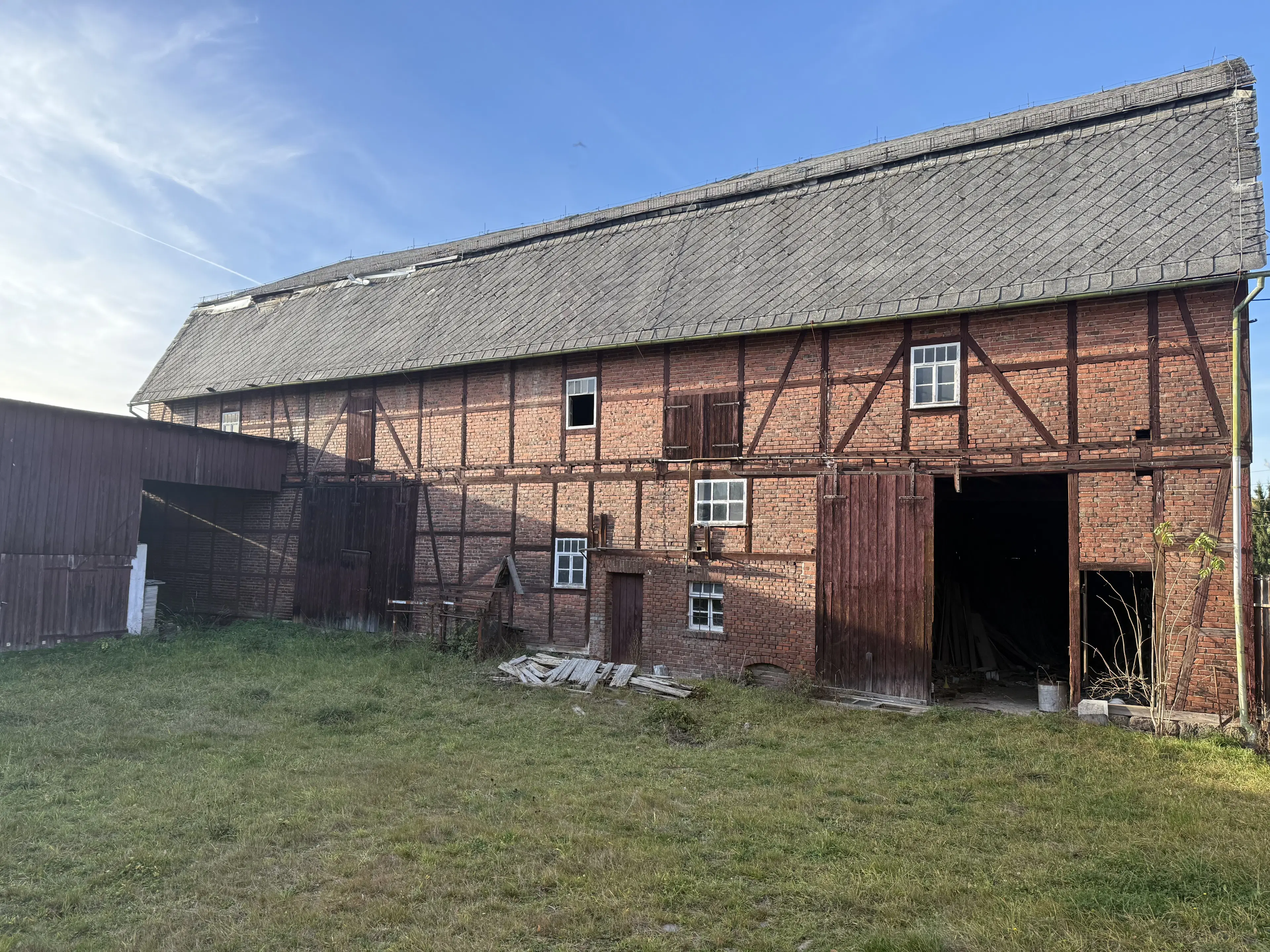 Idyllisch 4-zijdig landgoed met mogelijkheden tot B&B op perceel van 3.451 m² in Heinsdorfergrund - Duitsland