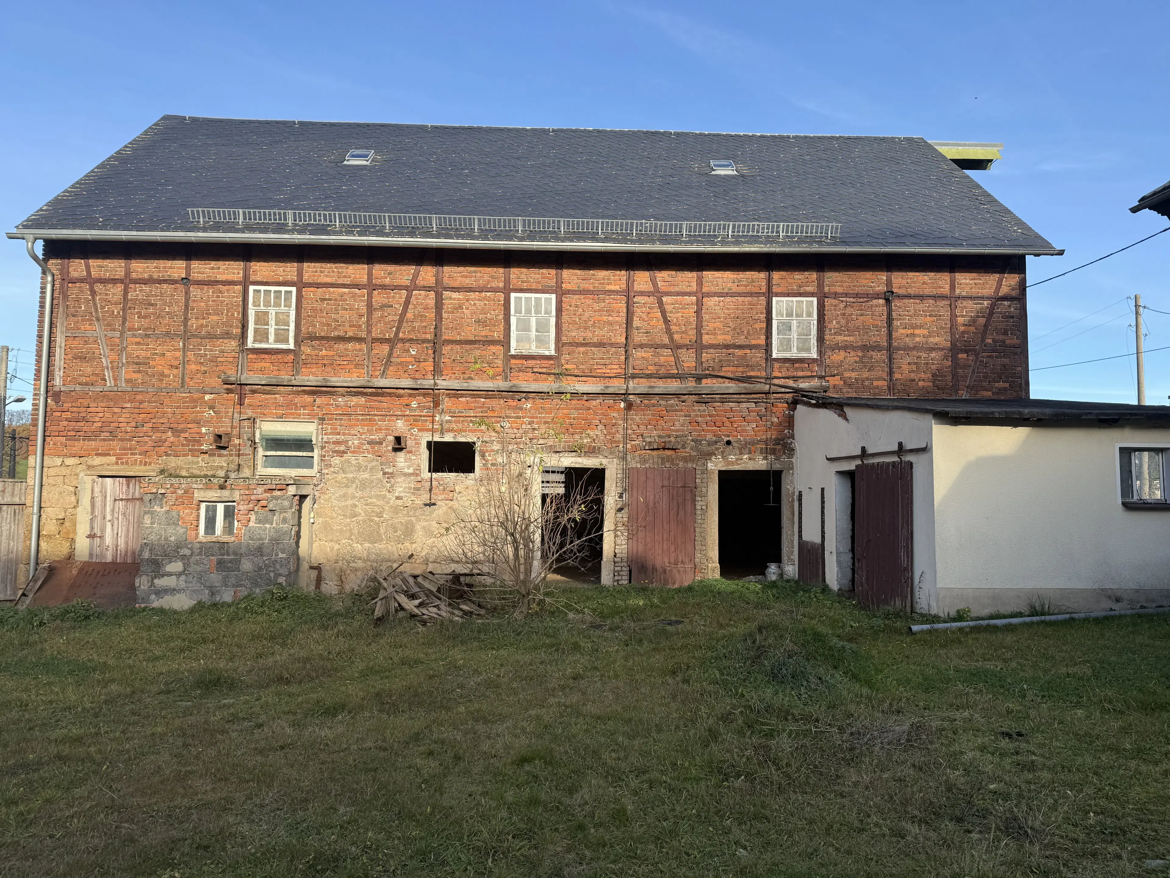 Idyllisch 4-zijdig landgoed met mogelijkheden tot B&B op perceel van 3.451 m² in Heinsdorfergrund - Duitsland