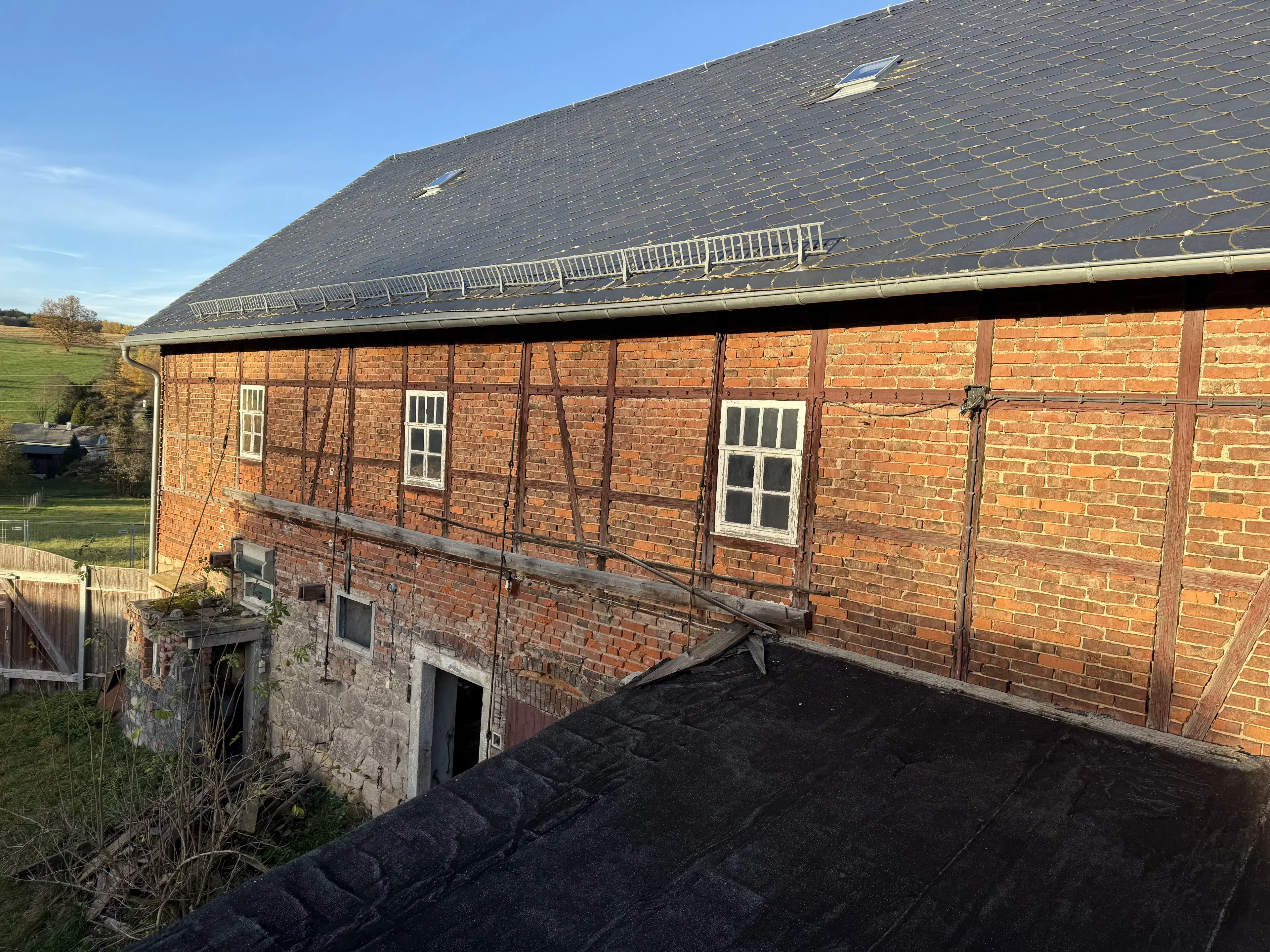 Idyllisch 4-zijdig landgoed met mogelijkheden tot B&B op perceel van 3.451 m² in Heinsdorfergrund - Duitsland