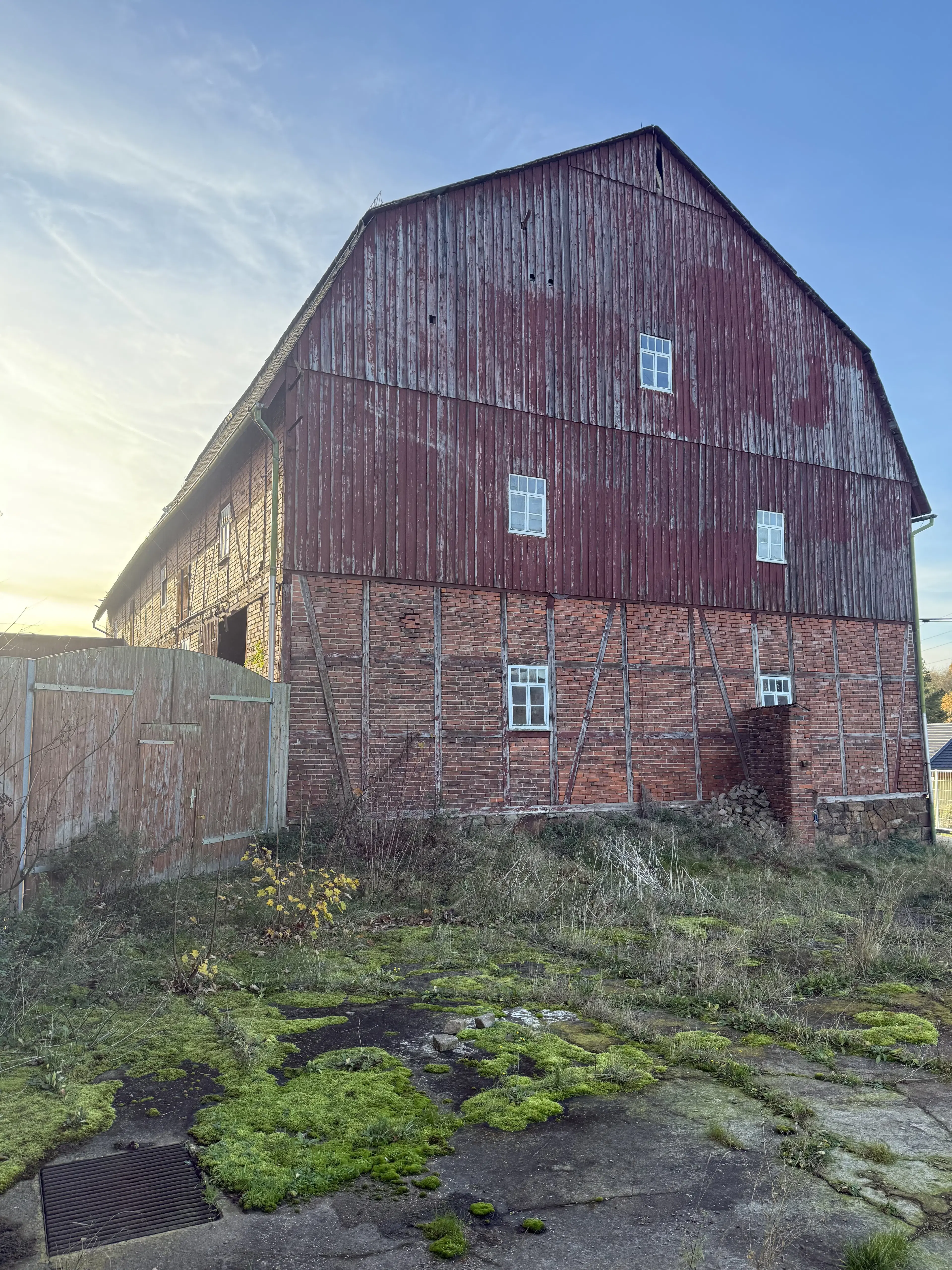 Idyllisch 4-zijdig landgoed met mogelijkheden tot B&B op perceel van 3.451 m² in Heinsdorfergrund - Duitsland