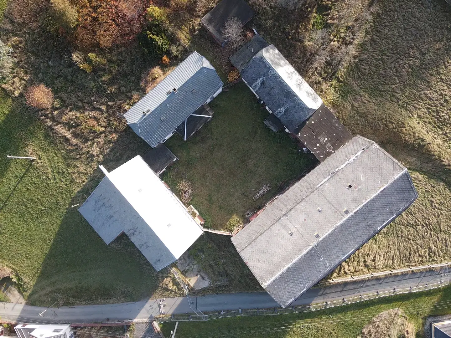 Idyllisch 4-zijdig landgoed met mogelijkheden tot B&B op perceel van 3.451 m² in Heinsdorfergrund - Duitsland