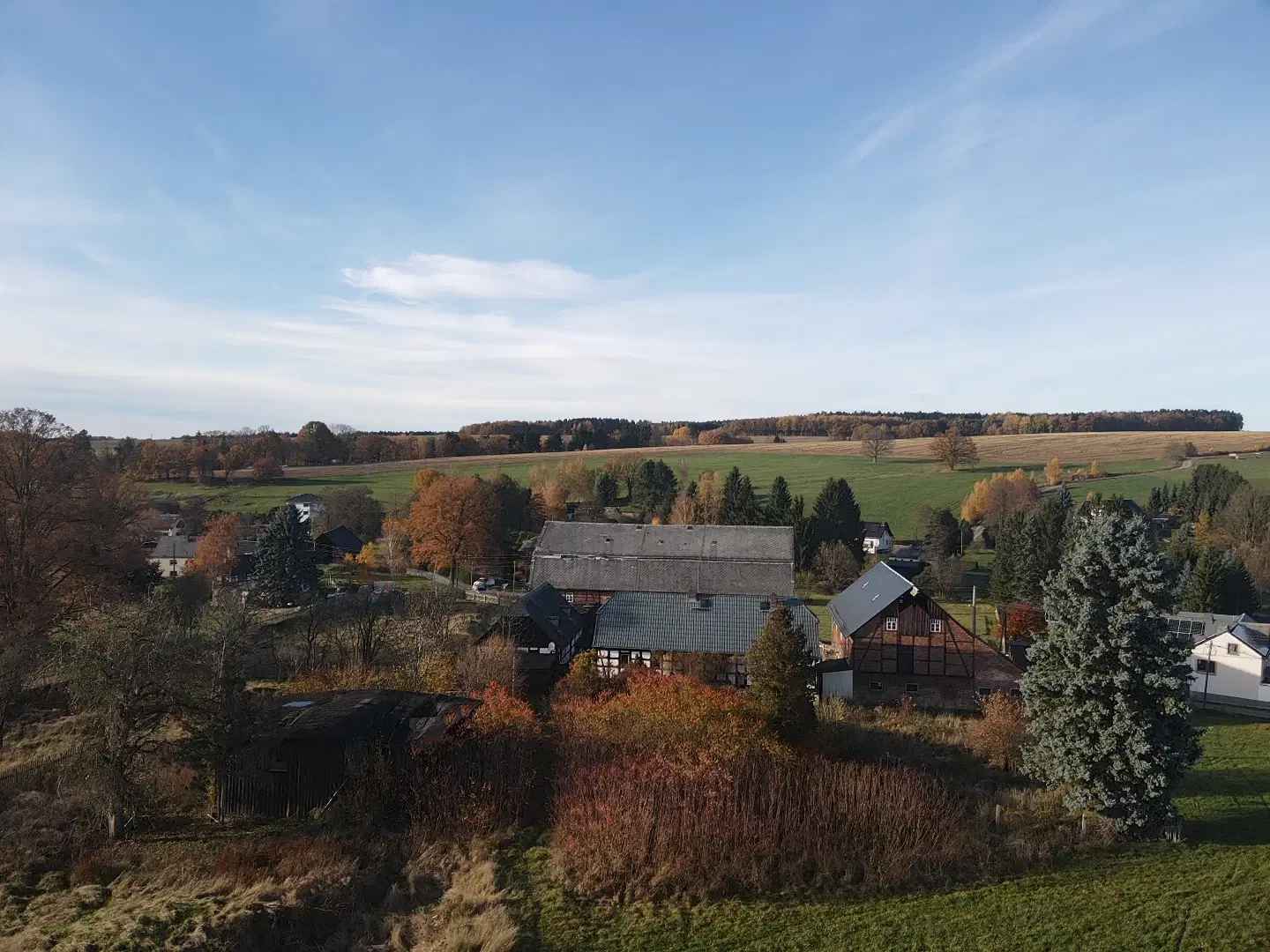 Idyllisch 4-zijdig landgoed met mogelijkheden tot B&B op perceel van 3.451 m² in Heinsdorfergrund - Duitsland