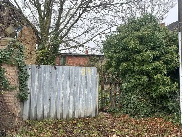 Vrijstaand landhuis met schuur op ca. 1.090 m² eigendomsperceel - Rohndorf, Halle / Leipzig - Duitsland