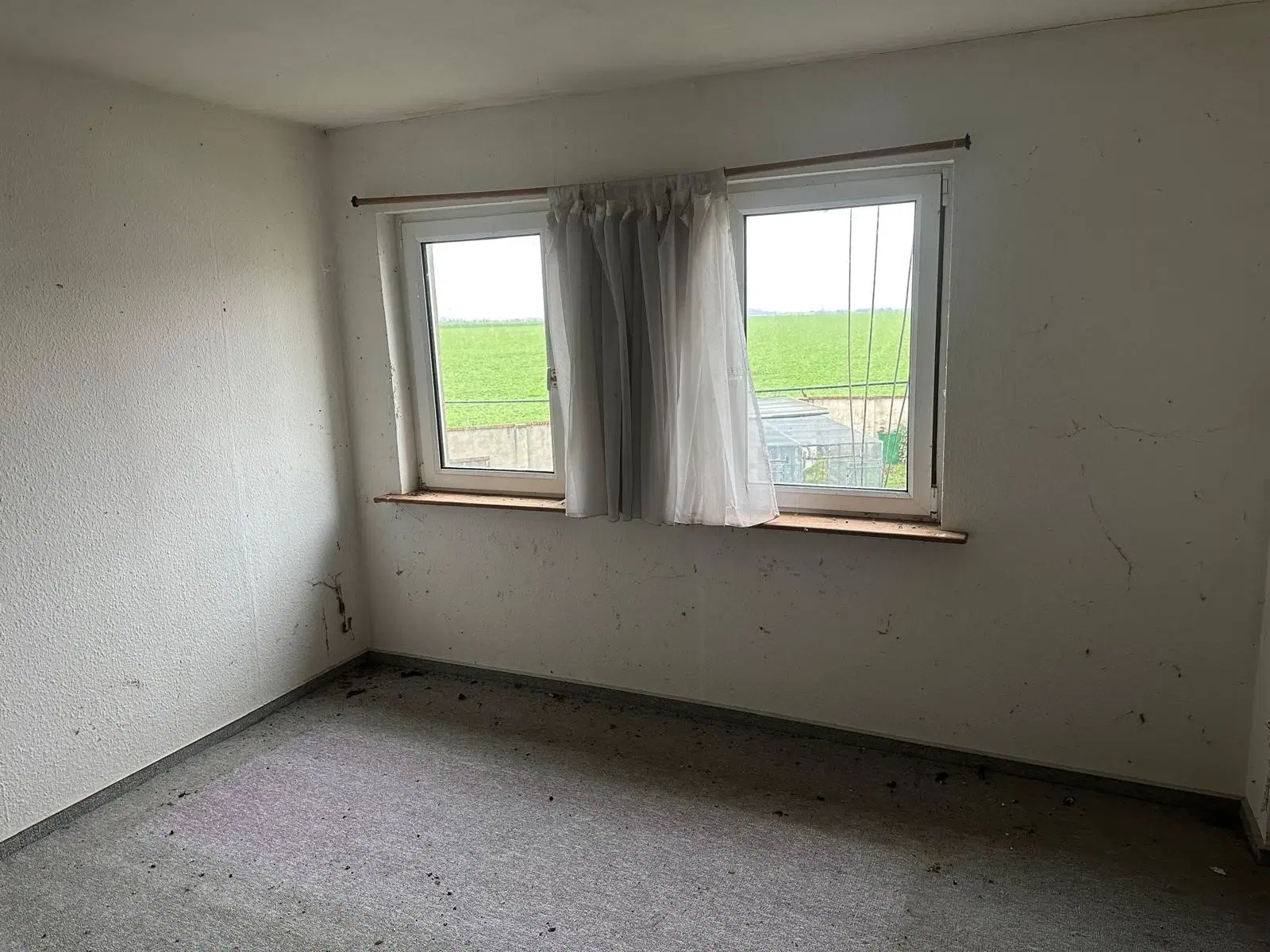 Vrijstaand landhuis met schuur op ca. 1.090 m² eigendomsperceel - Rohndorf, Halle / Leipzig - Duitsland