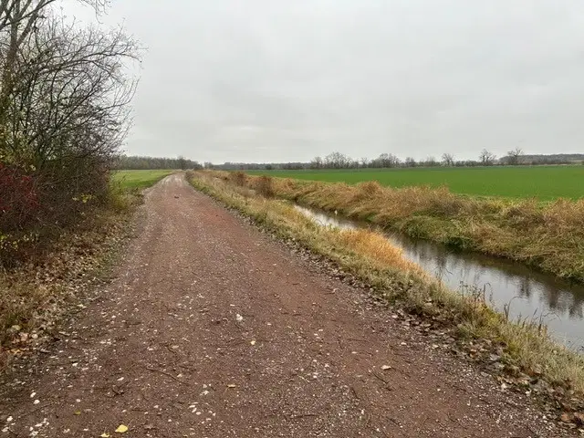 Vrijstaand landhuis met schuur op ca. 1.090 m² eigendomsperceel - Rohndorf, Halle / Leipzig - Duitsland
