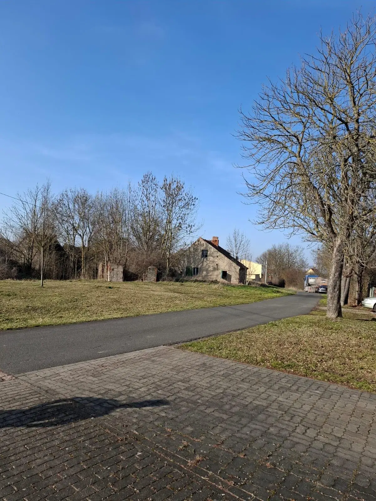 Vrijstaande eengezinswoning met bijgebouw in Könnern, OT Golbitz - Duitsland