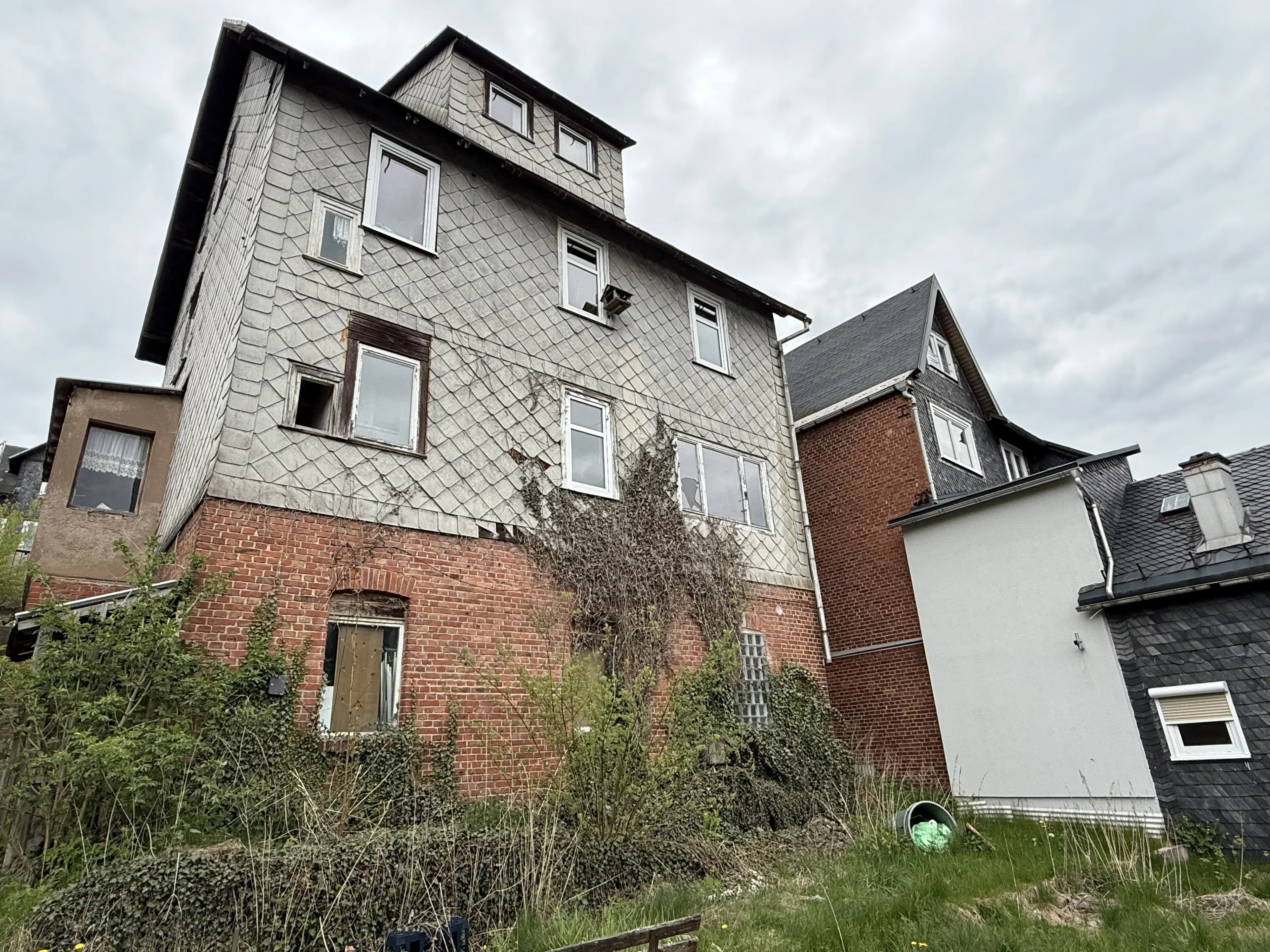 Vrijstaand vakwerkhuis op perceel van 406m2 in Illmenau, Duitsland