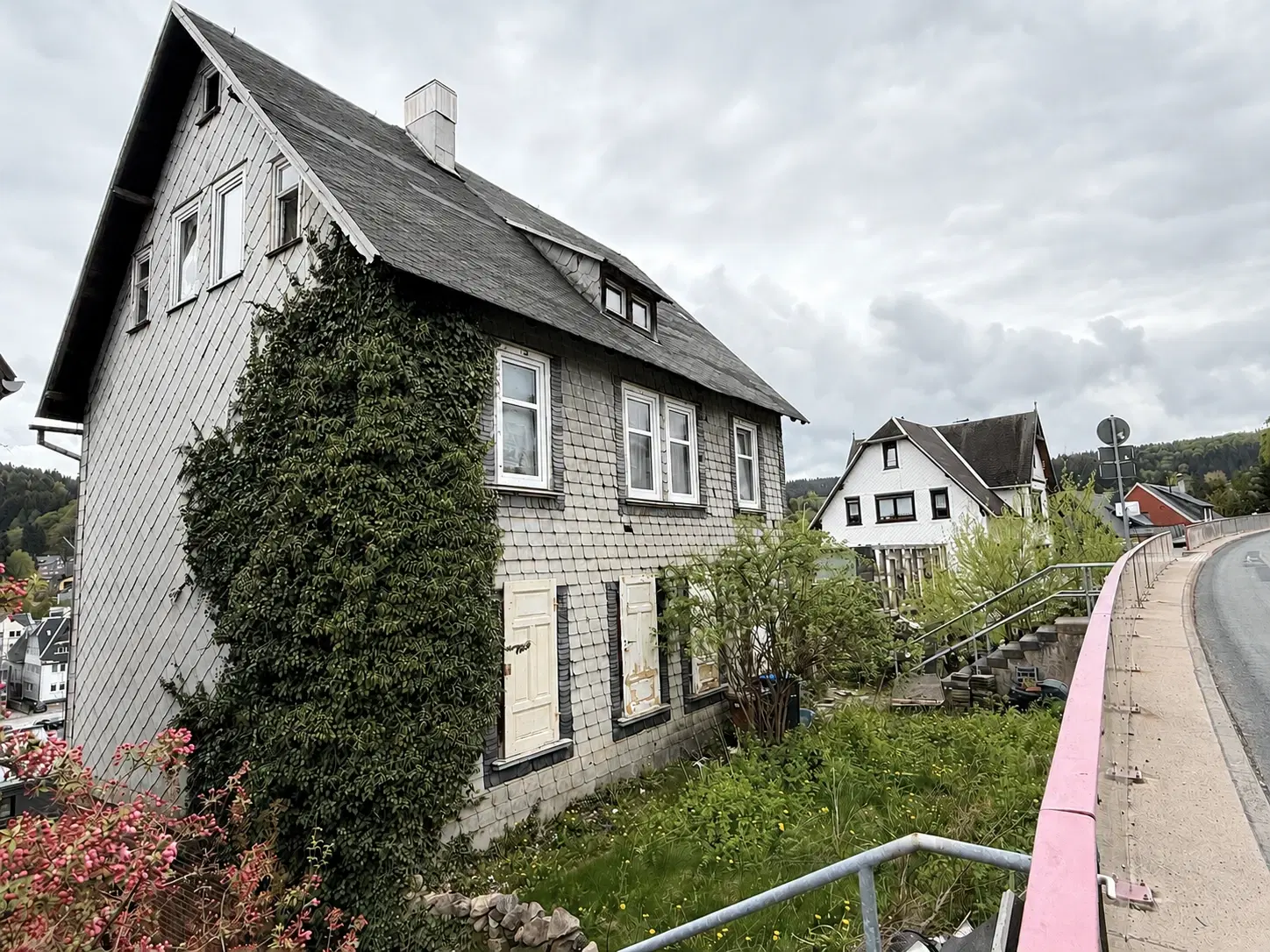 Vrijstaand vakwerkhuis op perceel van 406m2 in Illmenau, Duitsland
