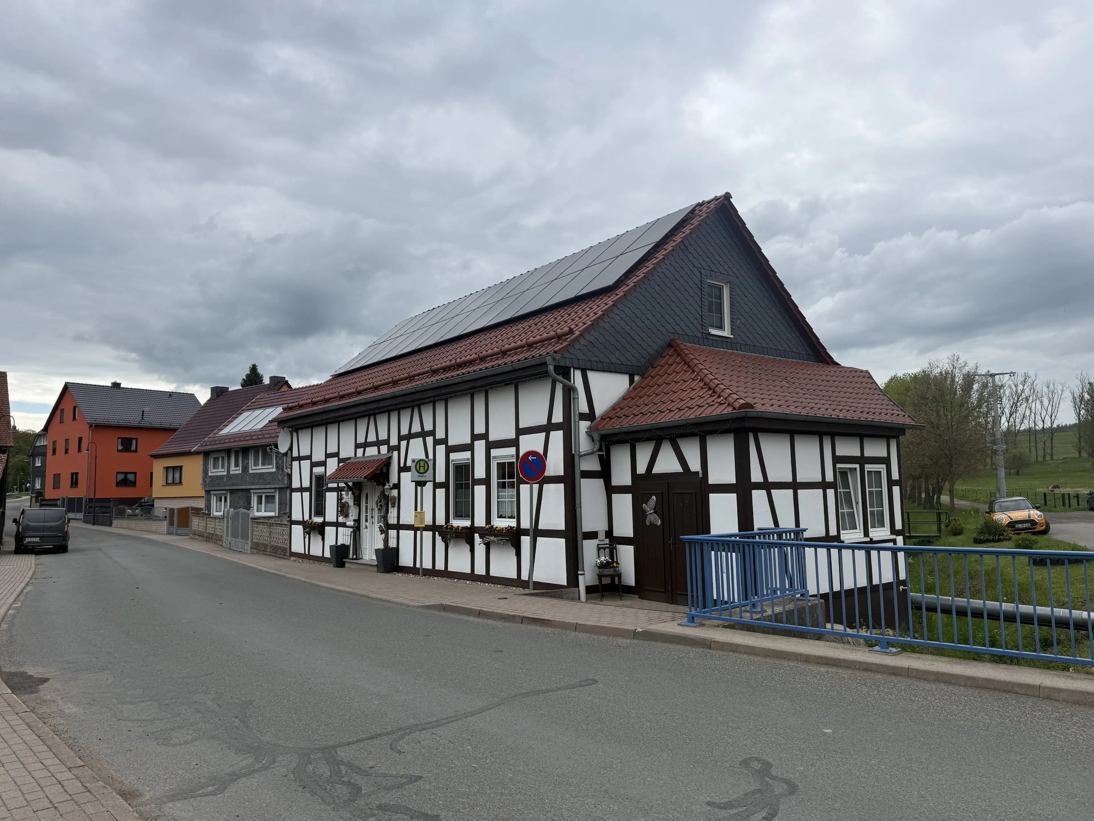 Vrijstaand vakwerkhuis op perceel van 406m2 in Illmenau, Duitsland