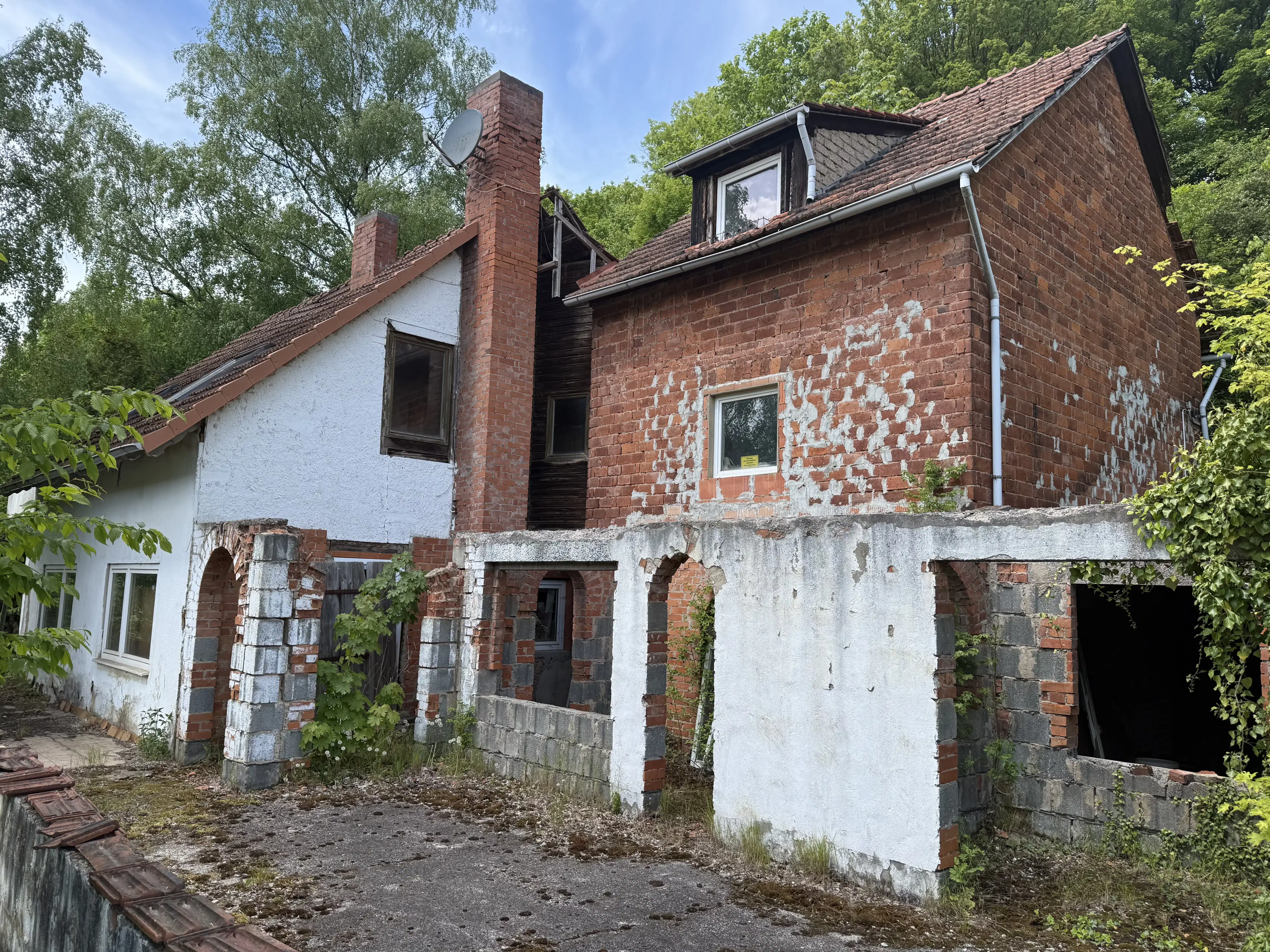 3 wooneenheden op perceel 1.398 m² in Gerstungen, nabij Eisenach - Duitsland