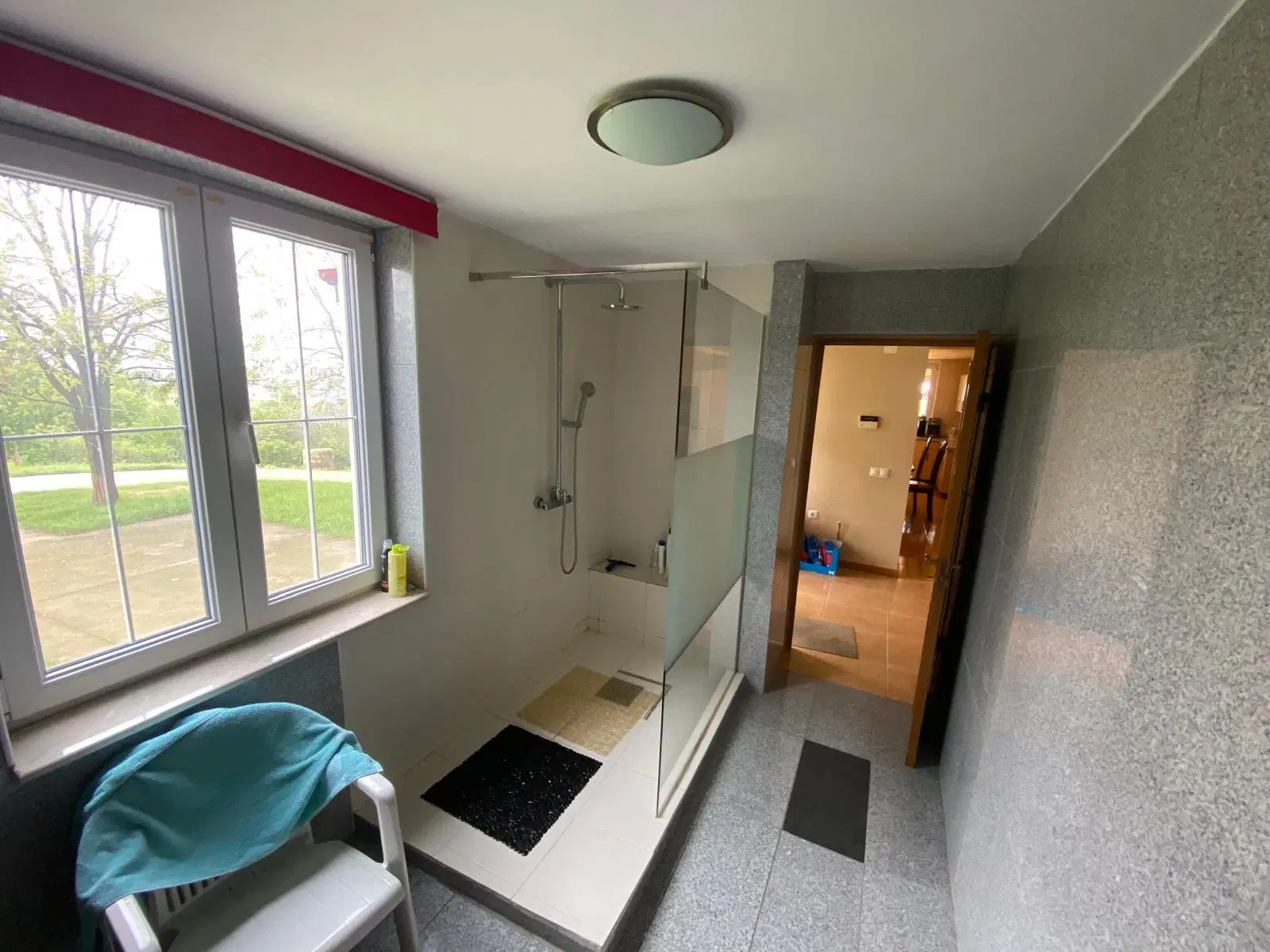 Degelijk gebouwd huis op 3.928 m² perceel in Valea Calugareasca, Judetul Prahova - Roemenië - 2008