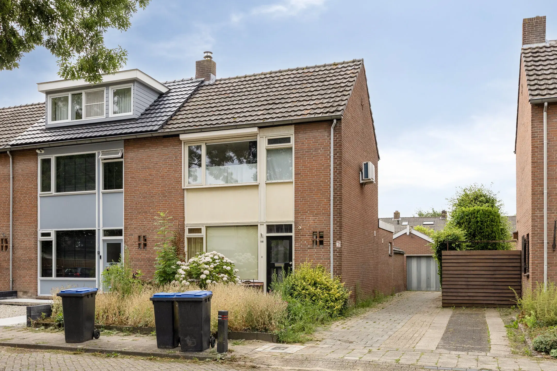 Genderen, Oegemastraat 10
