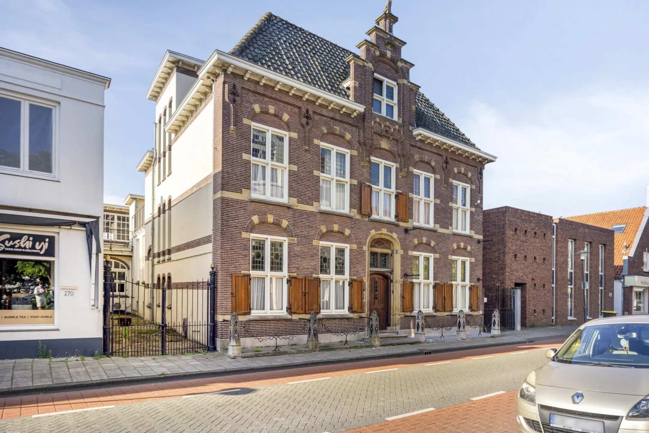 Waalwijk, Grotestraat 268