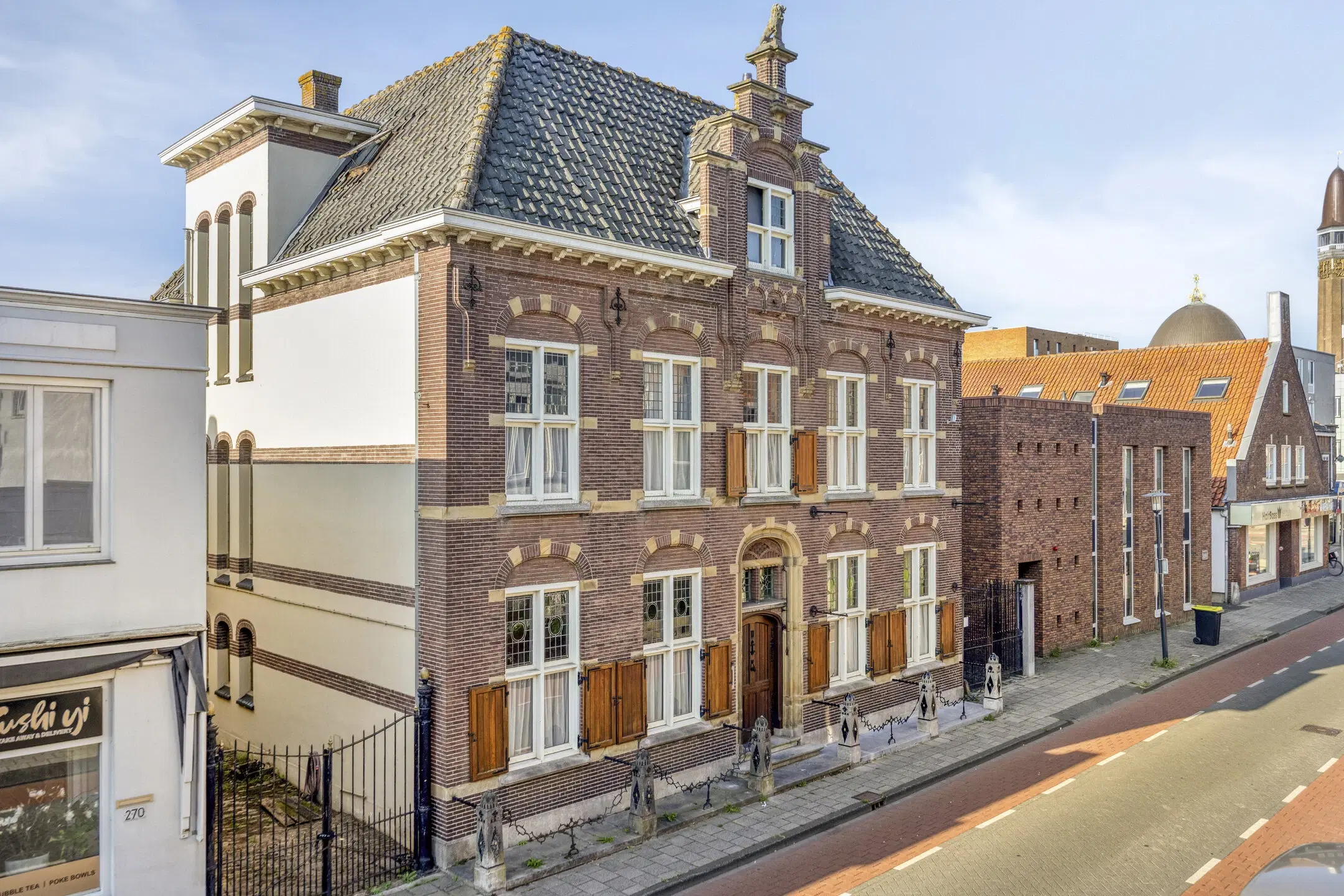Waalwijk, Grotestraat 268