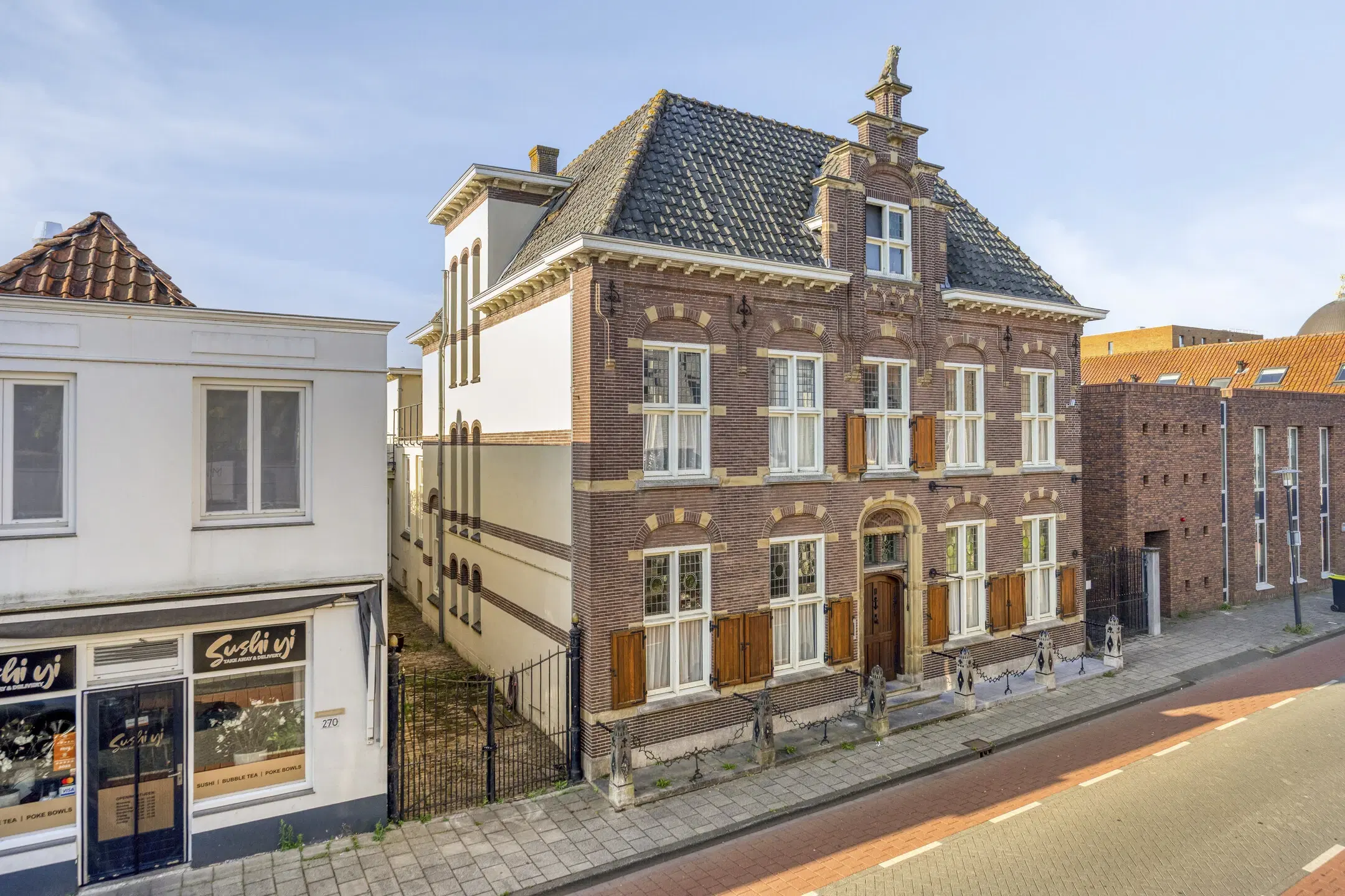 Waalwijk, Grotestraat 268